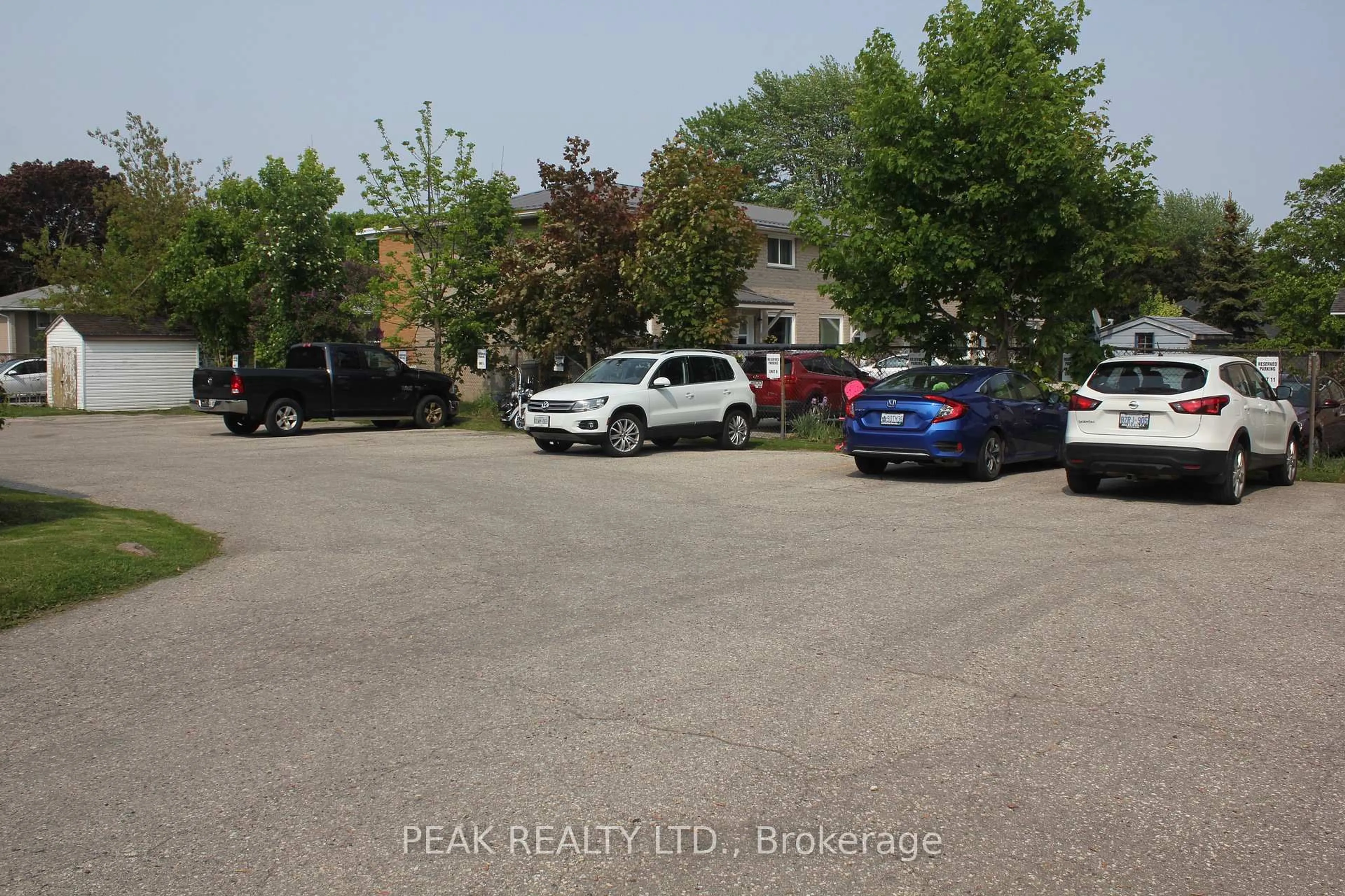 Parking for 15 KILLDEER Rd, Woolwich Ontario N3B 1X2