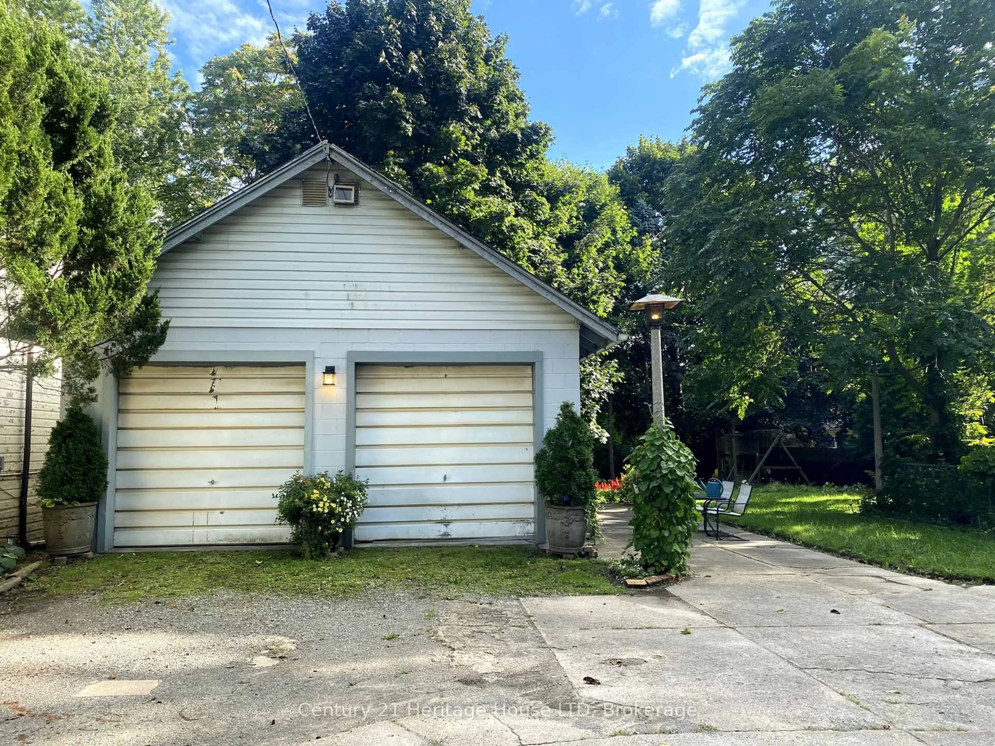 Unknown for 6042 Culp St, Niagara Falls Ontario L2G 2B7
