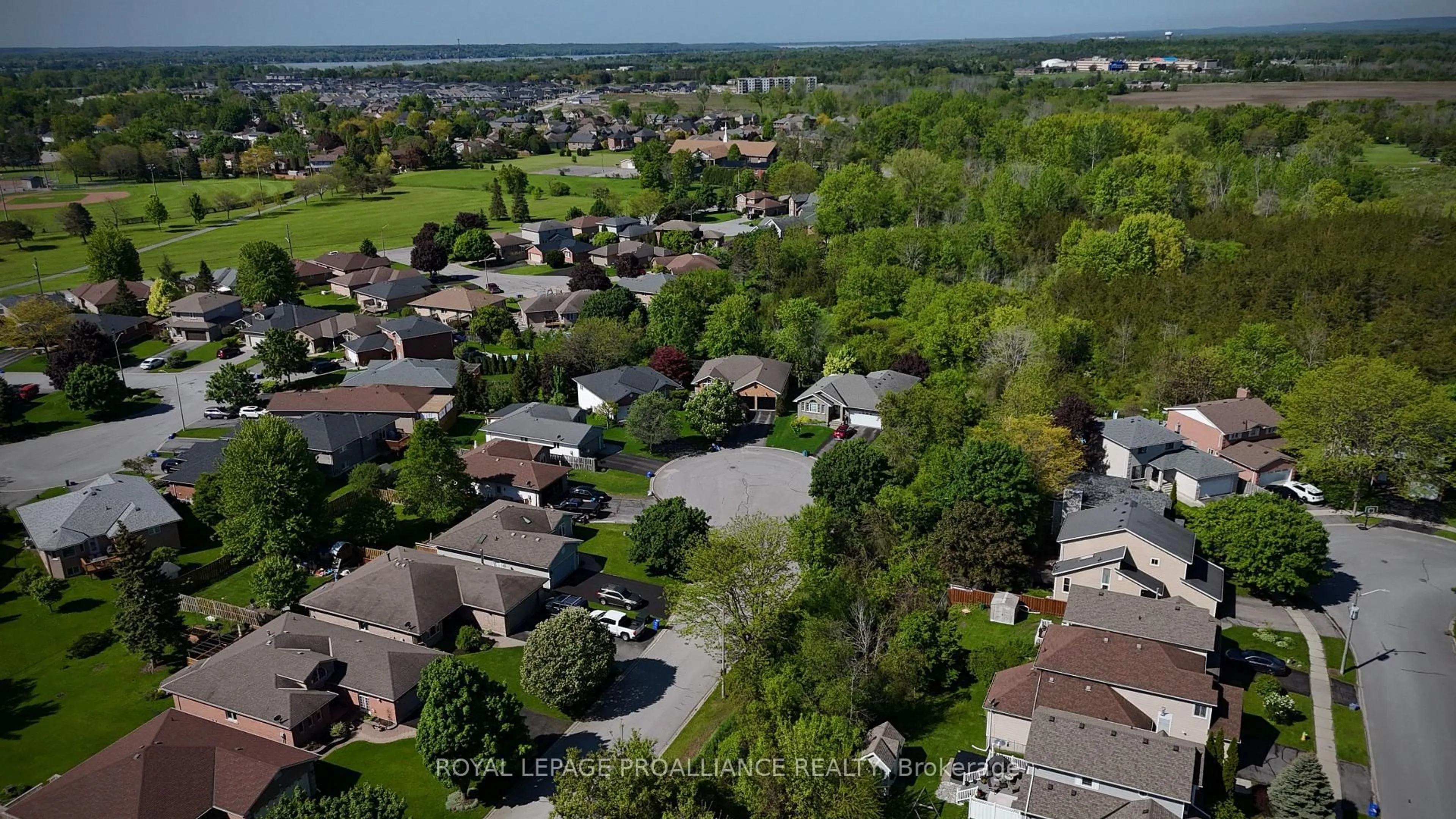 A pic from outside/outdoor area/front of a property/back of a property/a pic from drone, street for 21 Benson Crt, Belleville Ontario K8P 5J4
