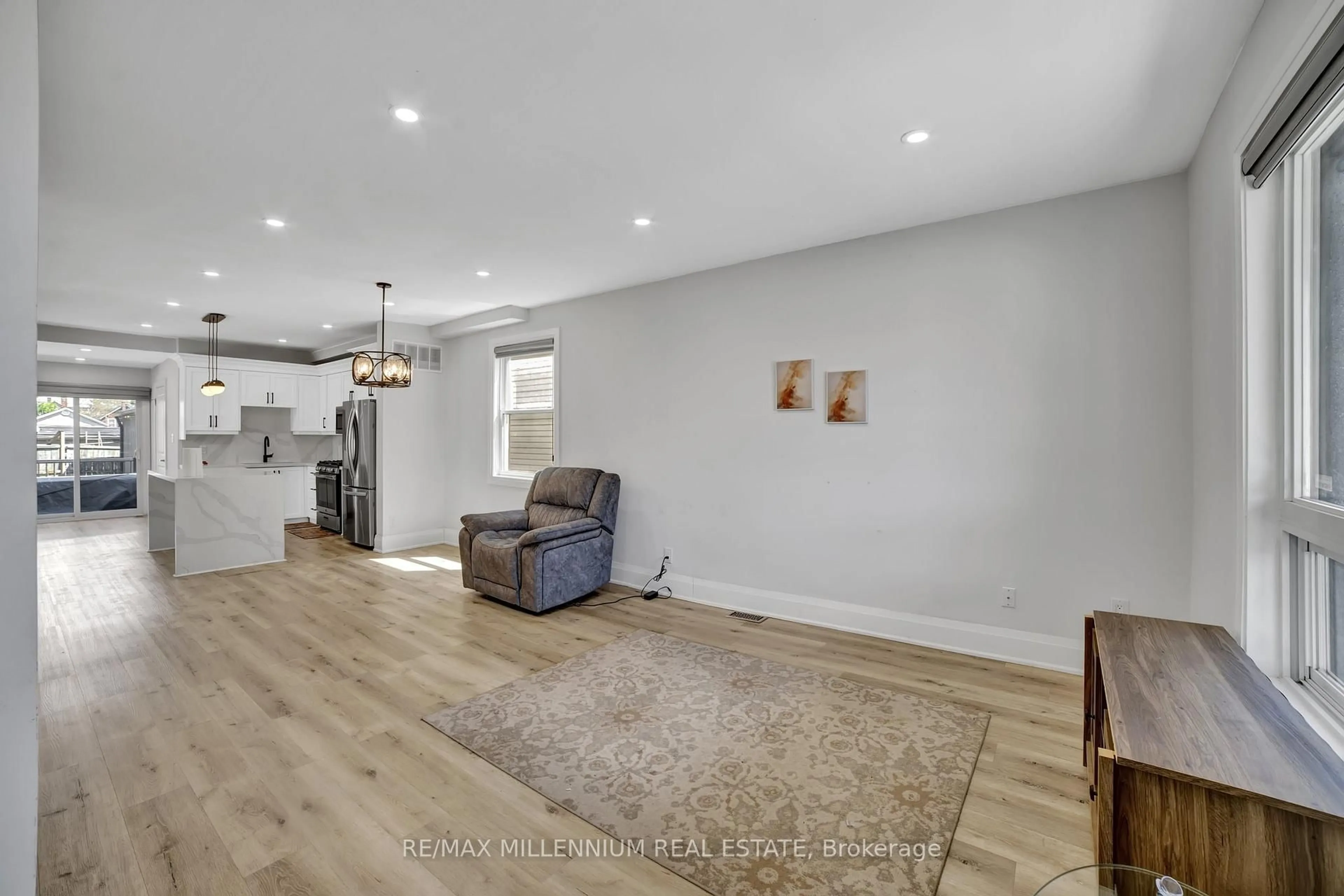 Unknown for 28 Albemarle St, Hamilton Ontario L8L 7G4