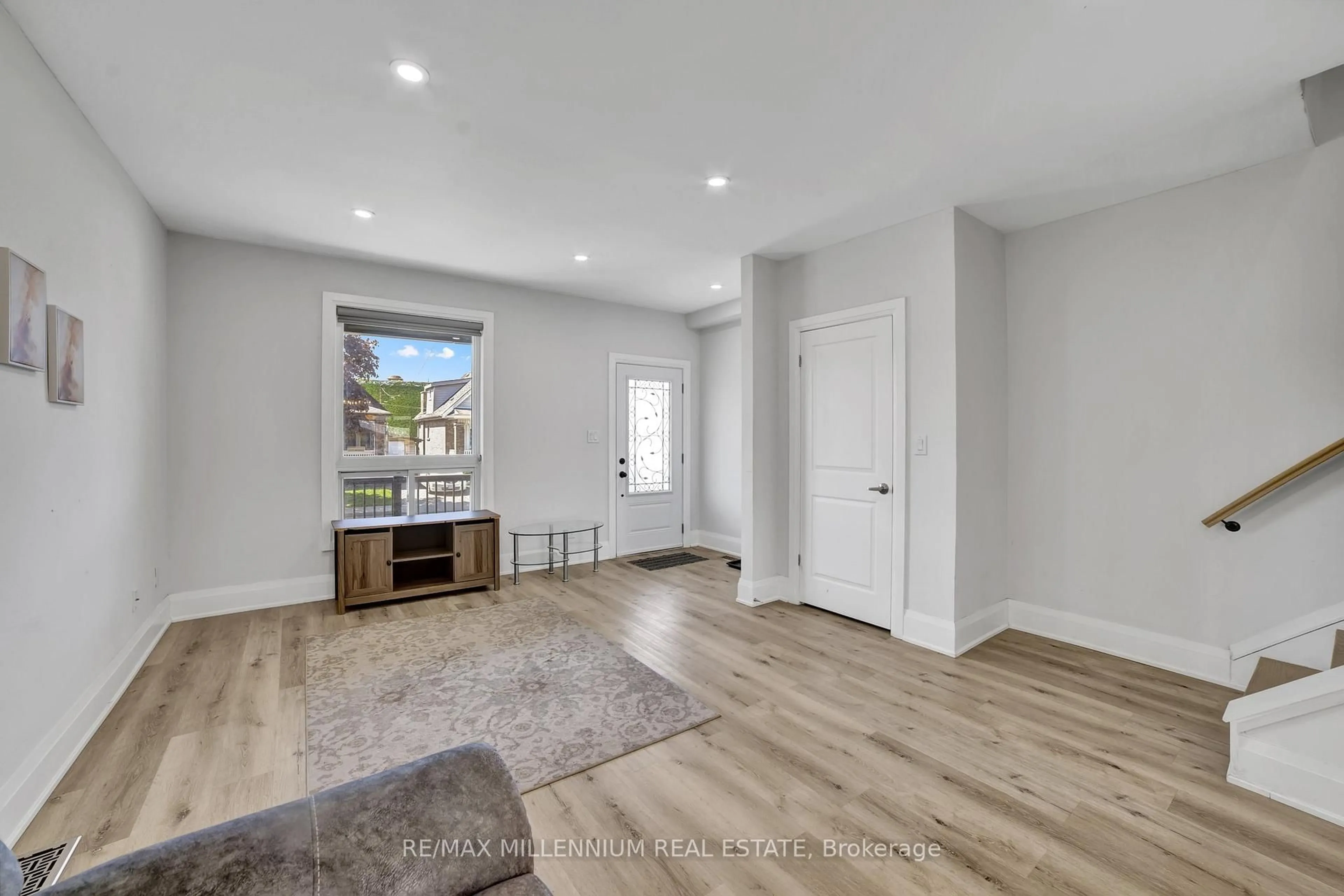 Unknown for 28 Albemarle St, Hamilton Ontario L8L 7G4