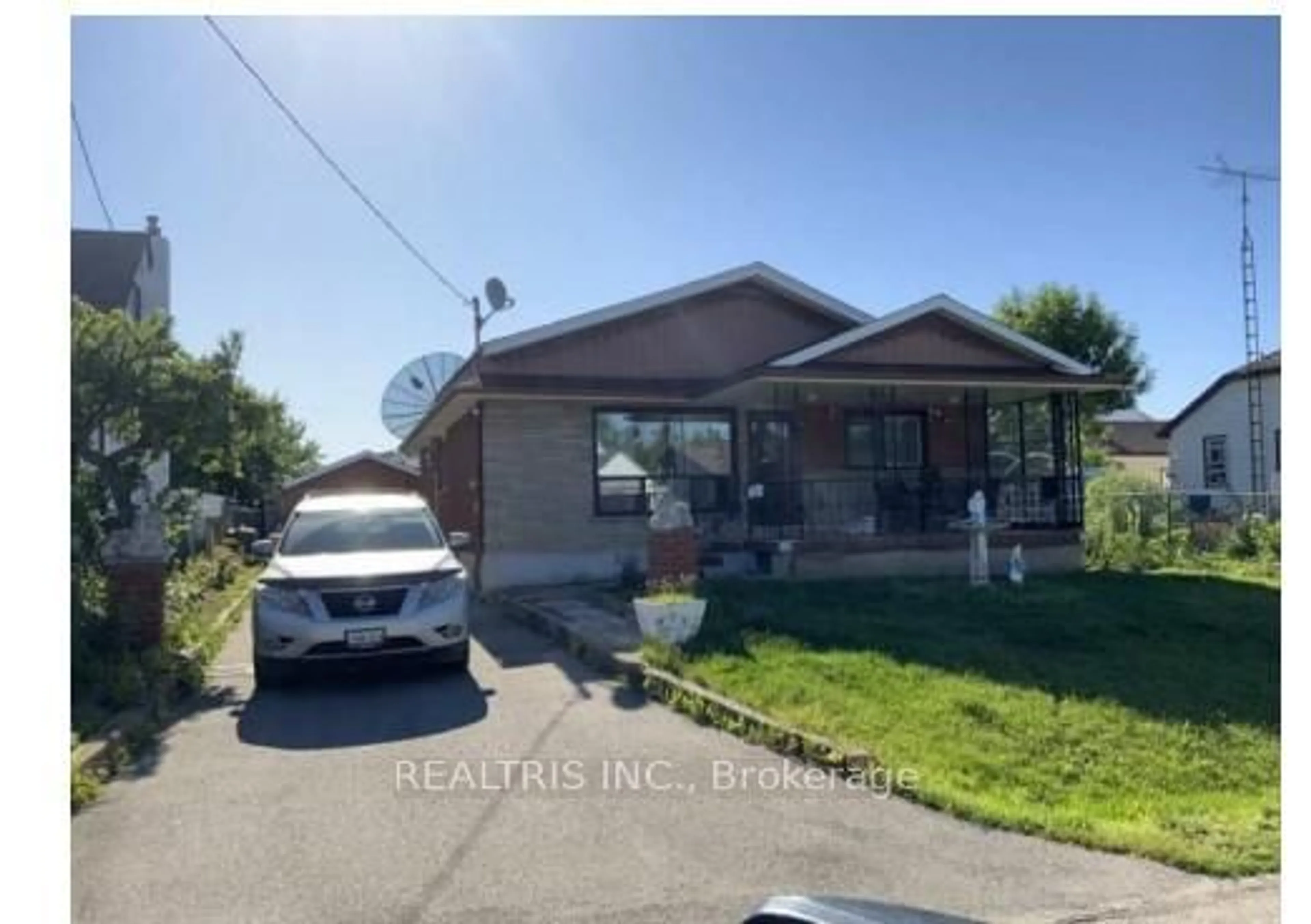 Unknown for 6 Lucerne Pl, St. Catharines Ontario L2P 2E8