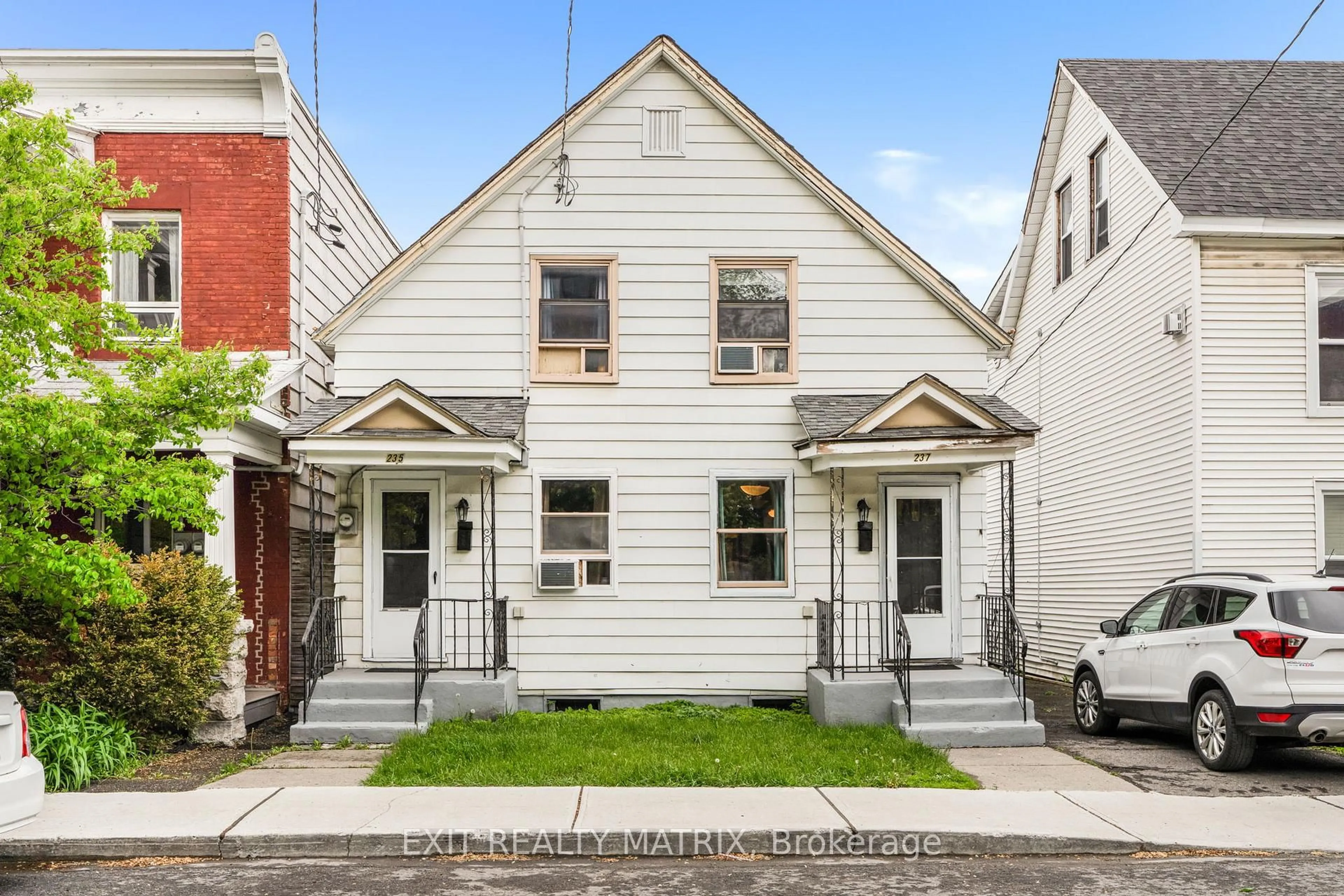 Unknown for 235-237 Guigues Ave, Ottawa Ontario K1N 5J3