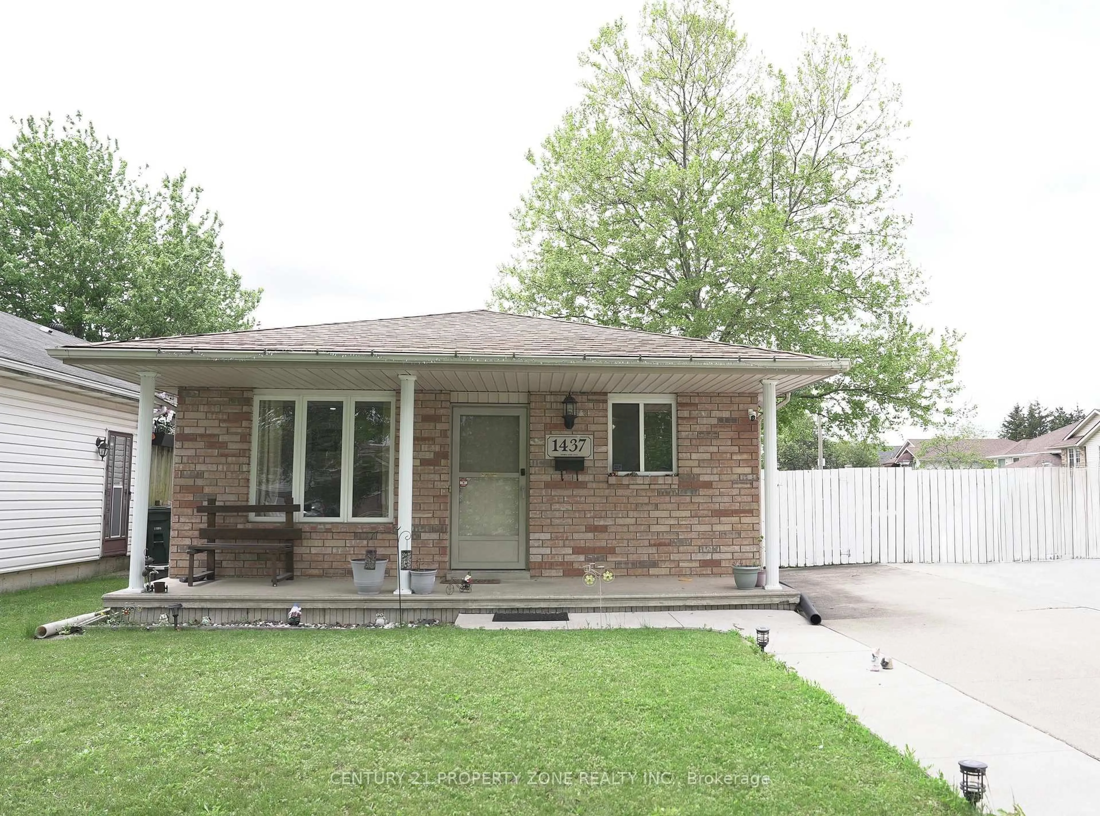 Home with brick exterior material, street for 1437 Hansen Cres, Windsor Ontario N8W 5P4
