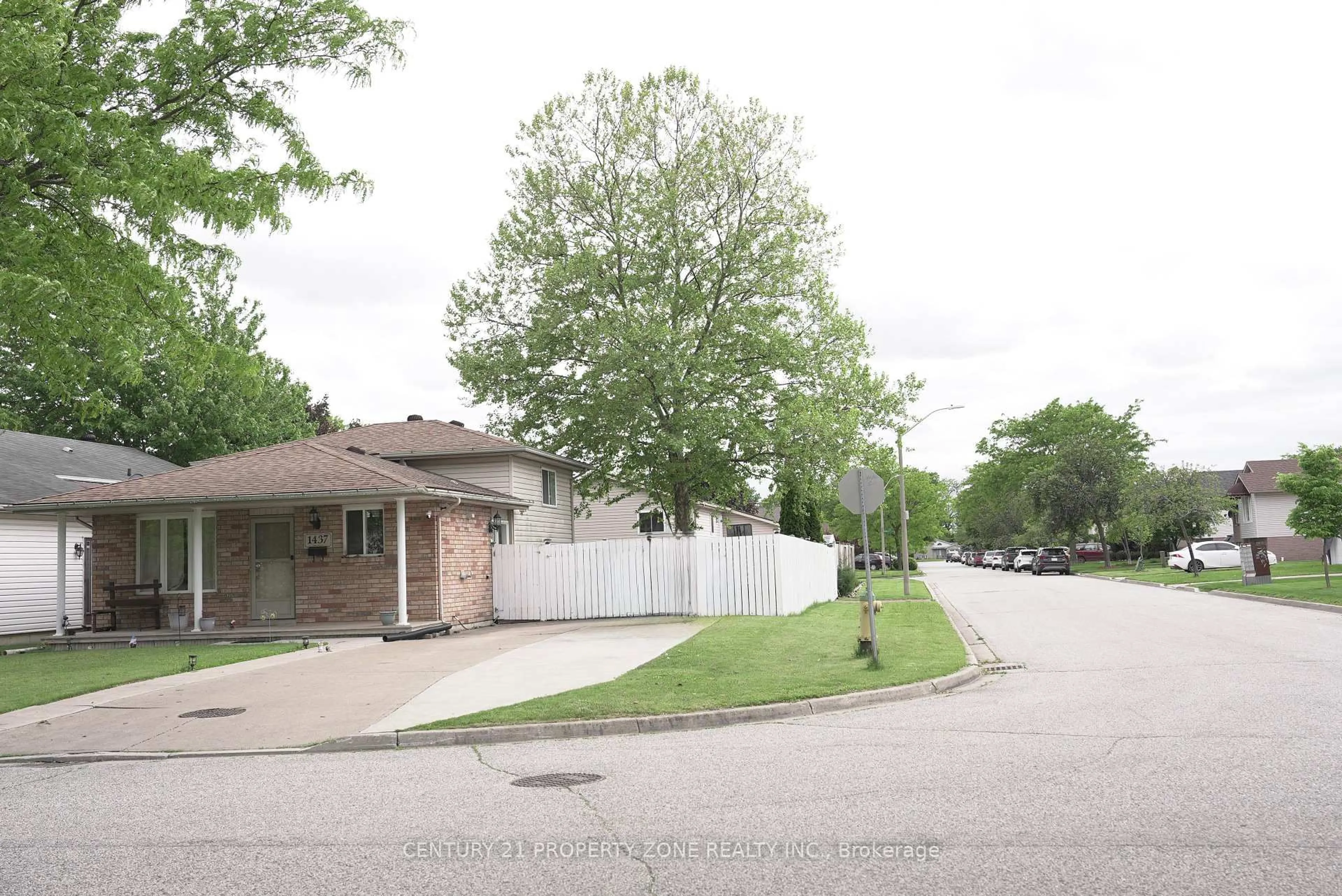 Unknown for 1437 Hansen Cres, Windsor Ontario N8W 5P4