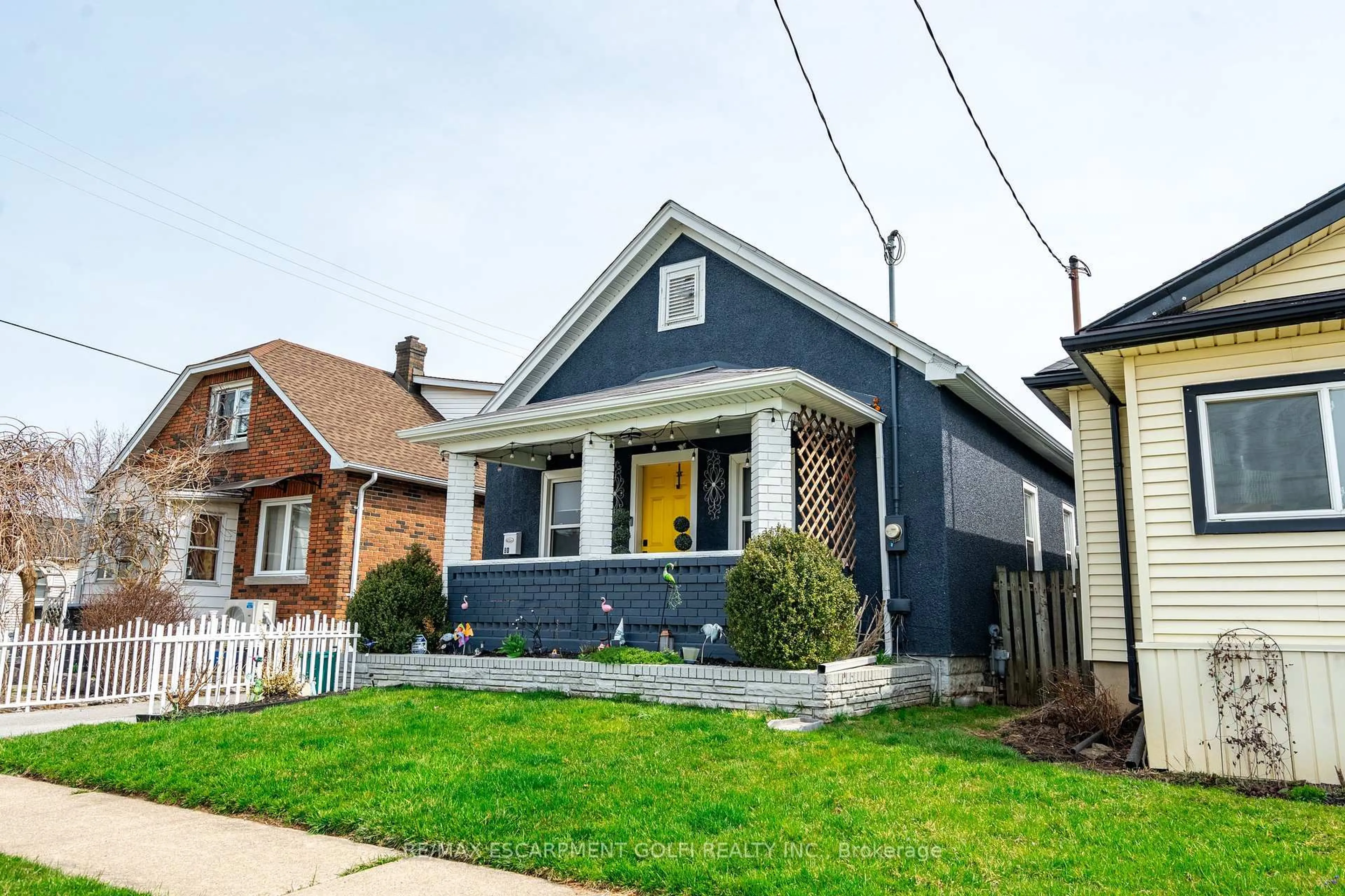 Home with brick exterior material, street for 80 HAYNES Ave, St. Catharines Ontario L2R 3Z3