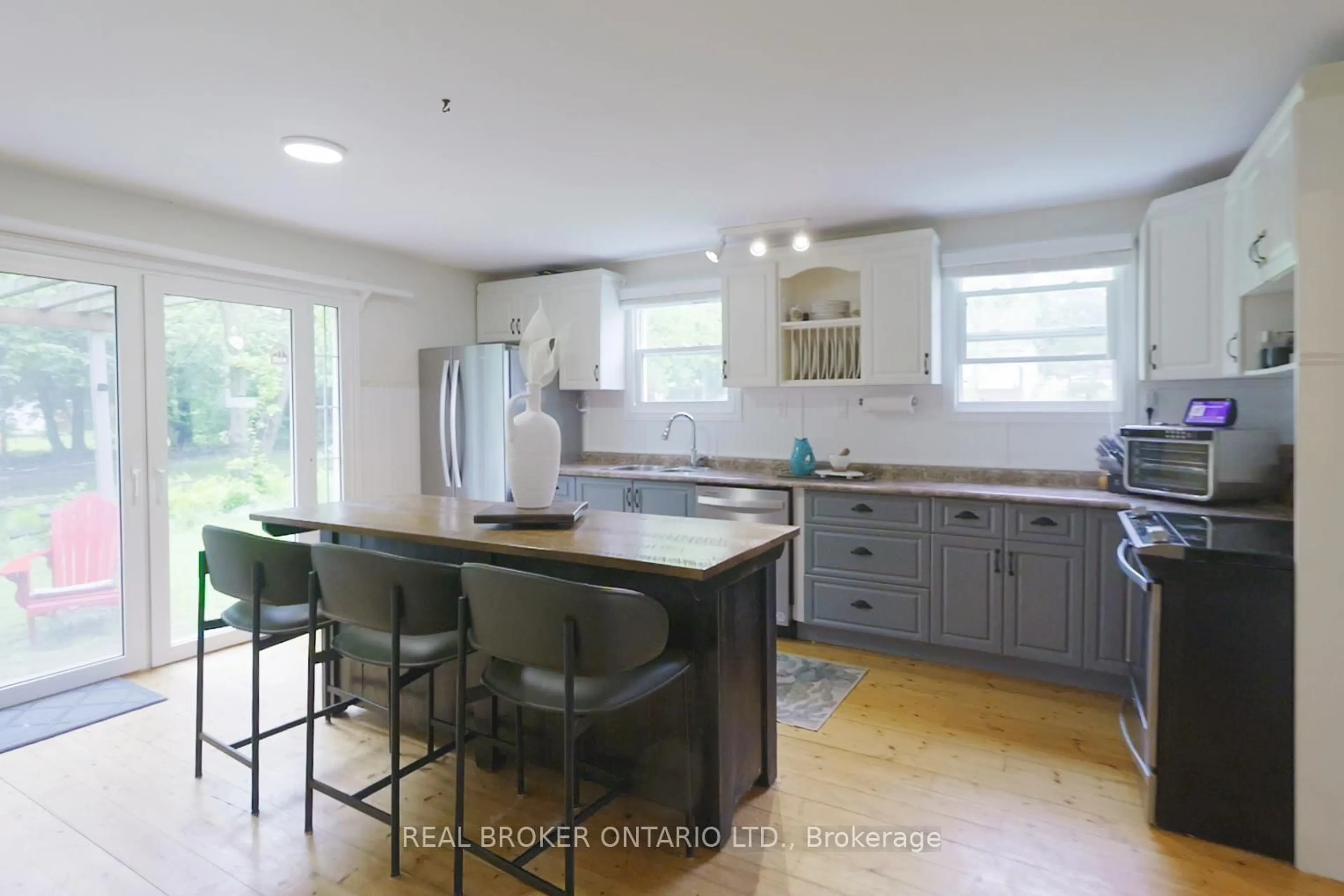 Open concept kitchen, unknown for 70 Cowans Cres, Kawartha Lakes Ontario K0L 2W0