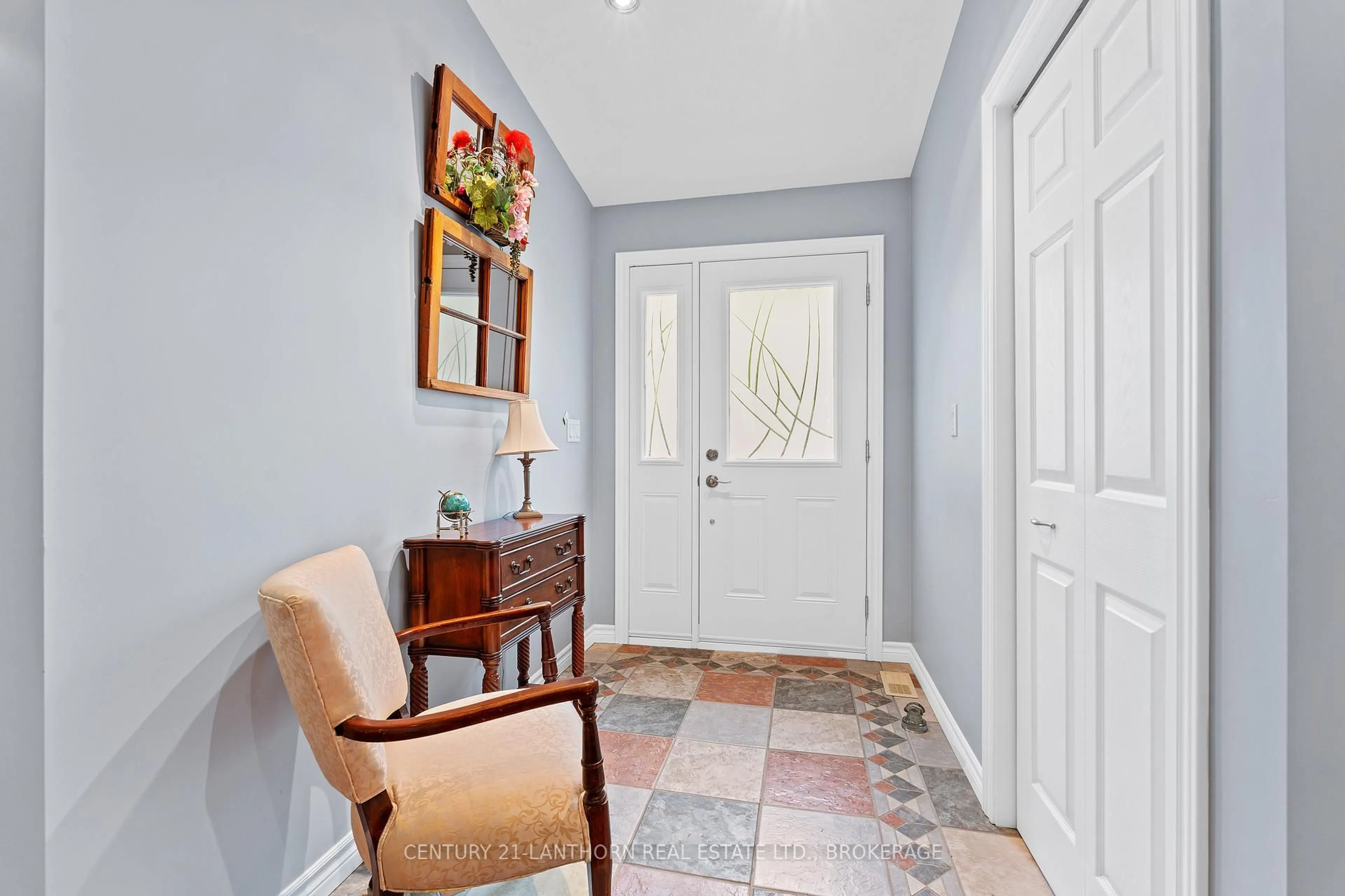 Indoor entryway for 1114 Storms Lane, Verona Ontario K0H 2W0