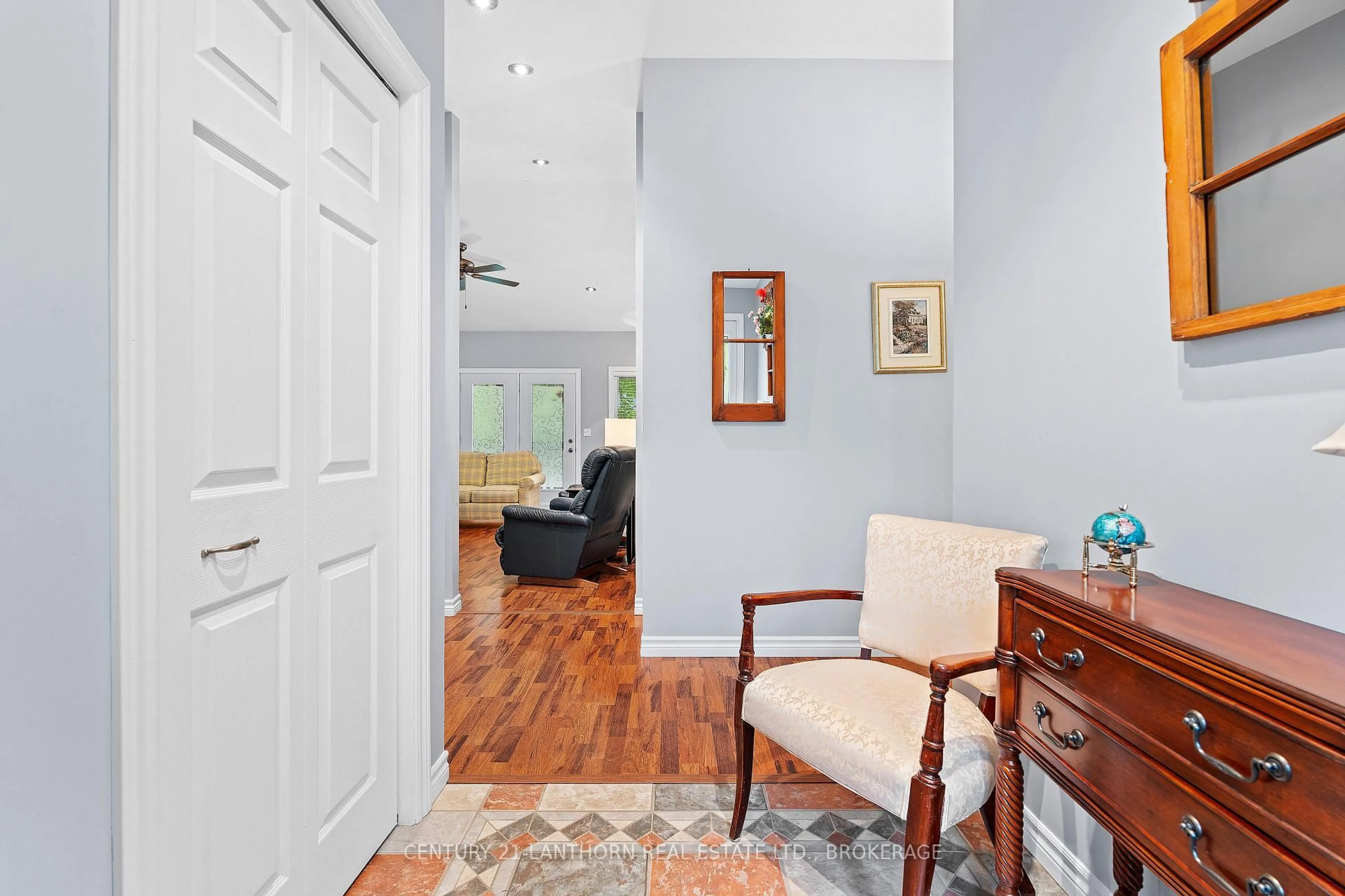 Indoor entryway for 1114 Storms Lane, Verona Ontario K0H 2W0