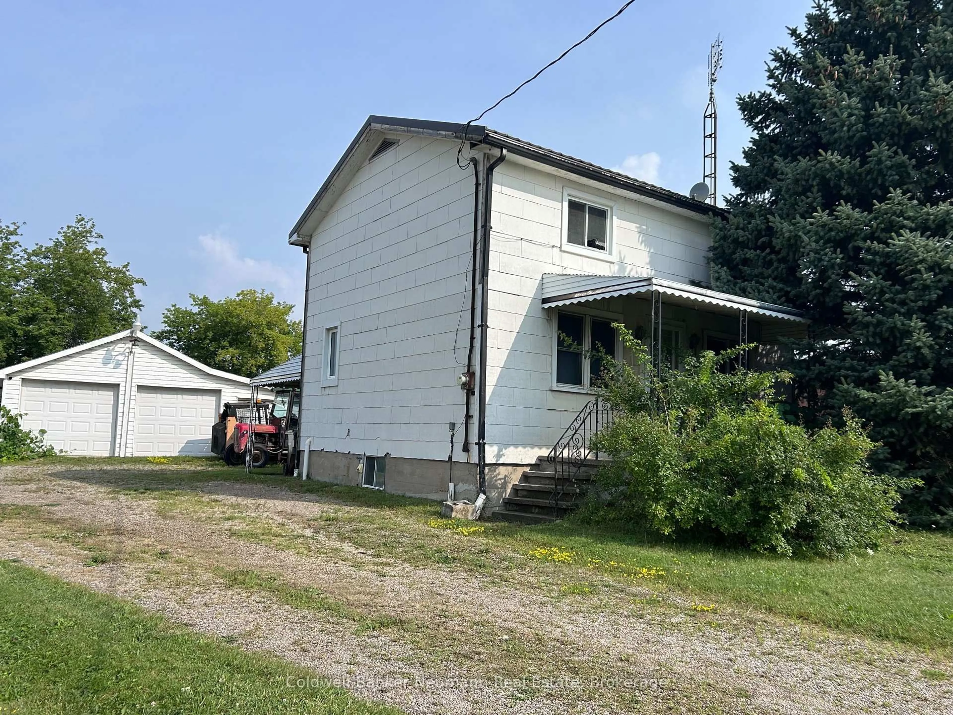 A pic from outside/outdoor area/front of a property/back of a property/a pic from drone, building for 393 Woodlawn Rd, Guelph Ontario N1H 7M1