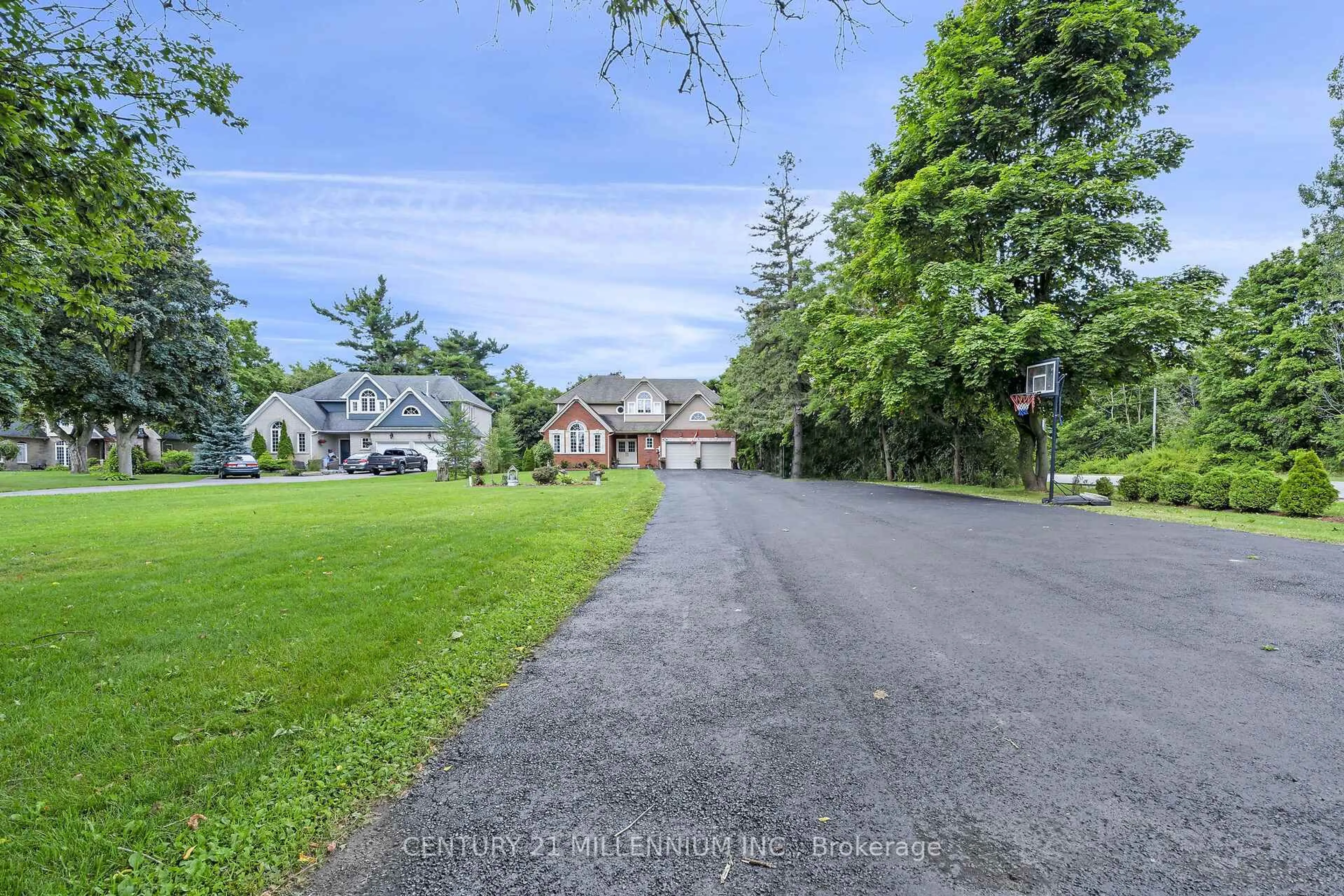 A pic from outside/outdoor area/front of a property/back of a property/a pic from drone, street for 256 Main St, Erin Ontario N0B 1T0