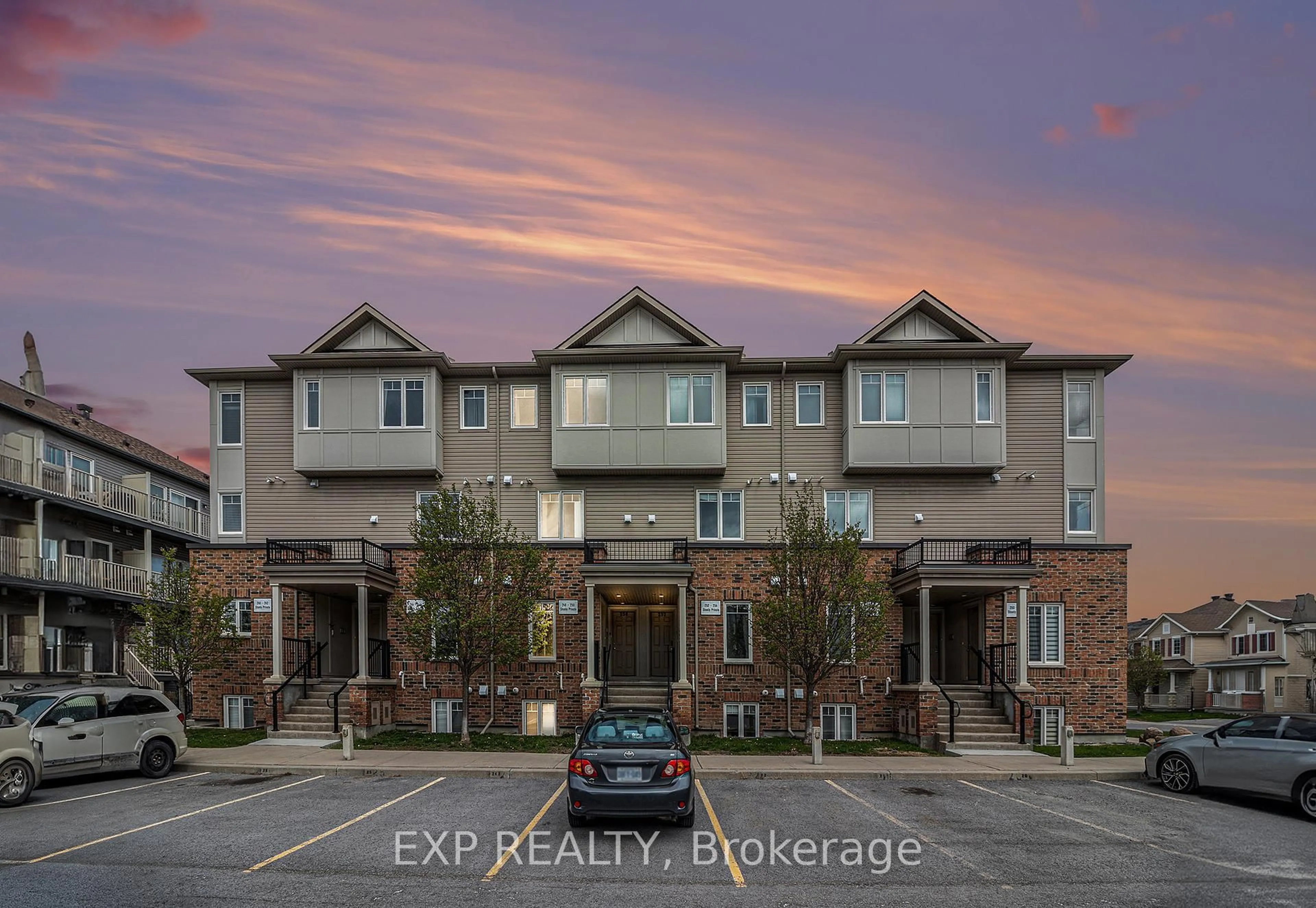 A pic from outside/outdoor area/front of a property/back of a property/a pic from drone, unknown for 250 Shanly Private, Ottawa Ontario K2J 5X6