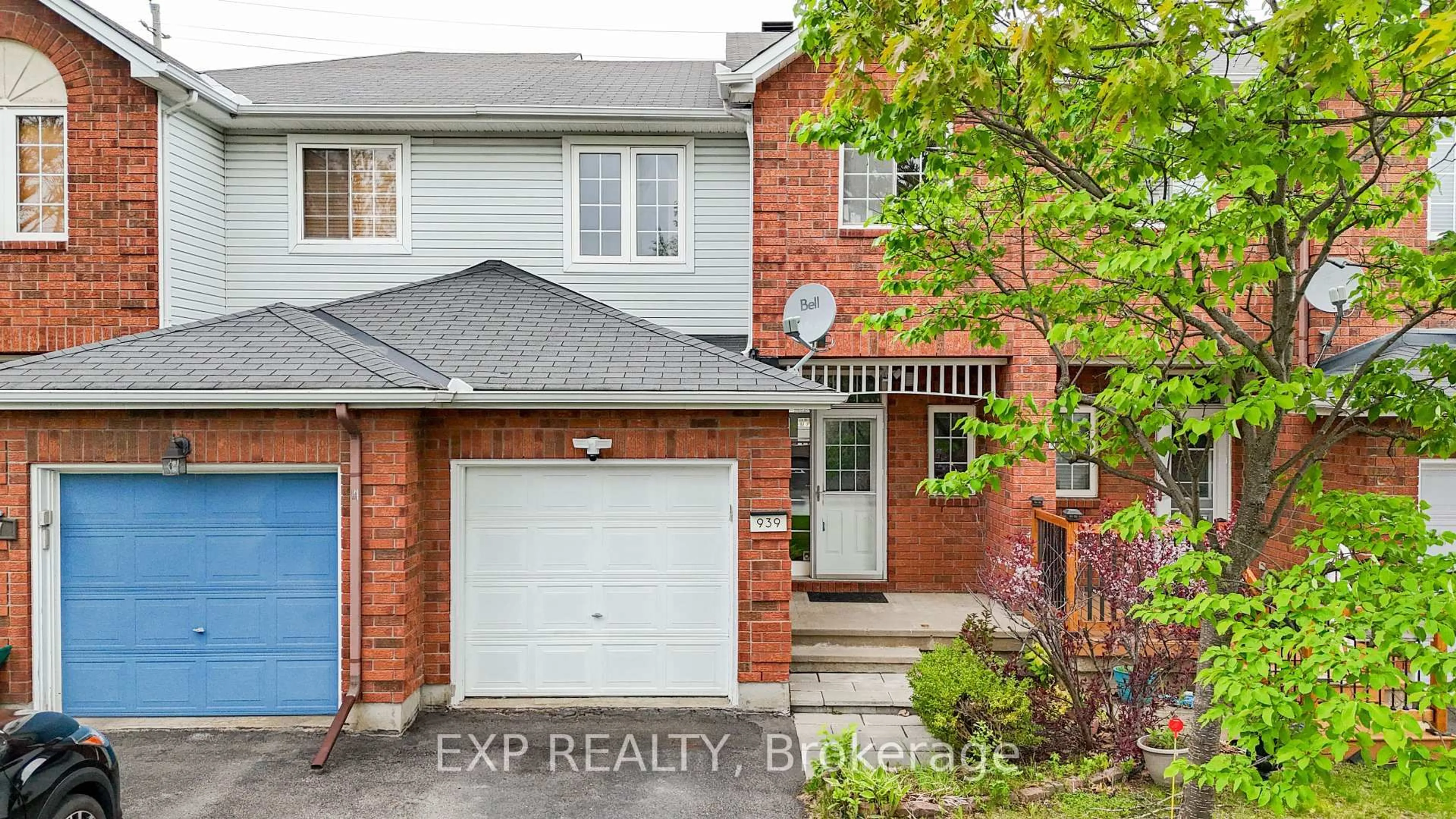 Home with brick exterior material, street for 939 MARKWICK Cres, Ottawa Ontario K4A 4J1