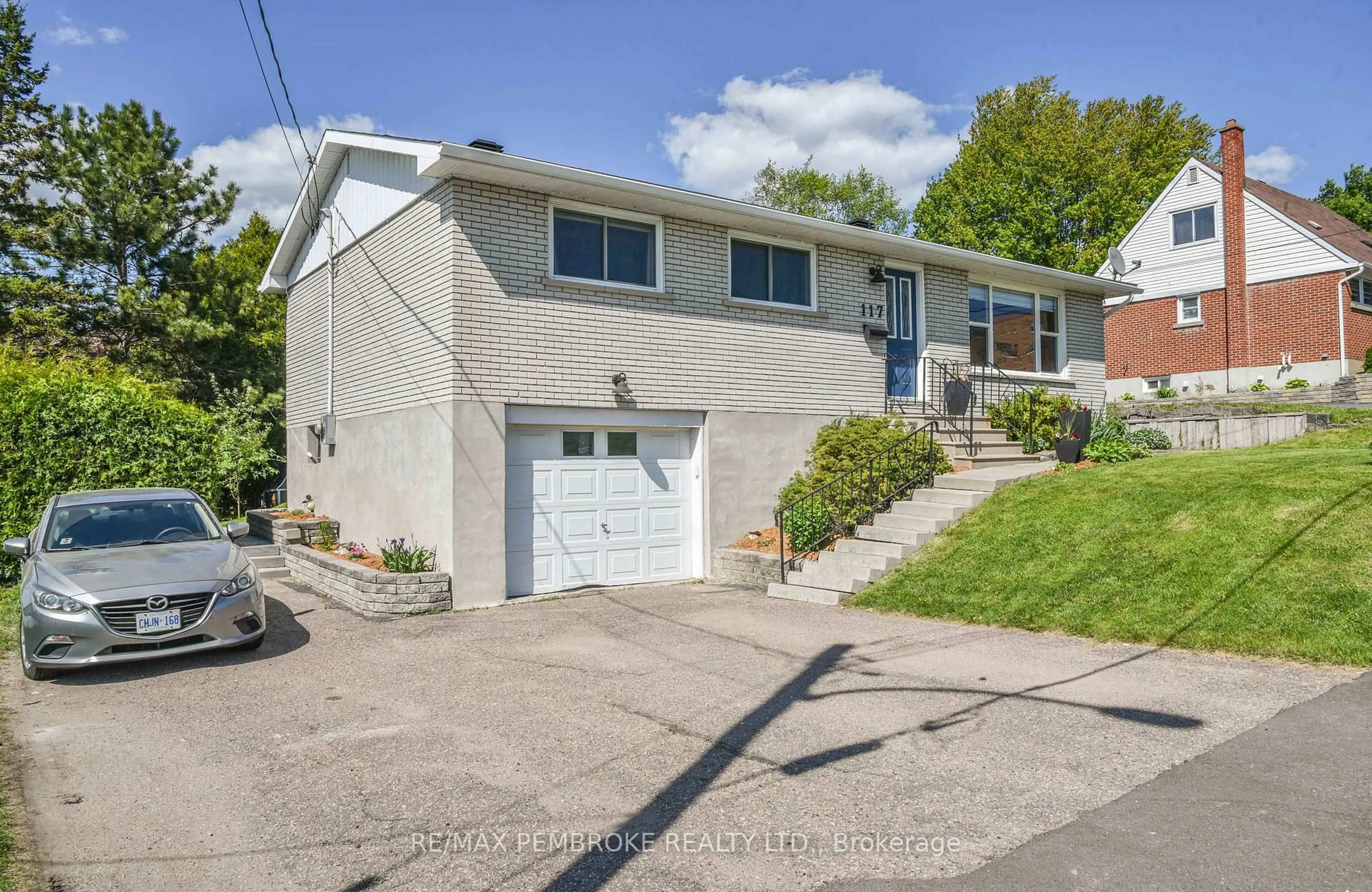 Unknown for 117 Bell St, Pembroke Ontario K8A 2J7