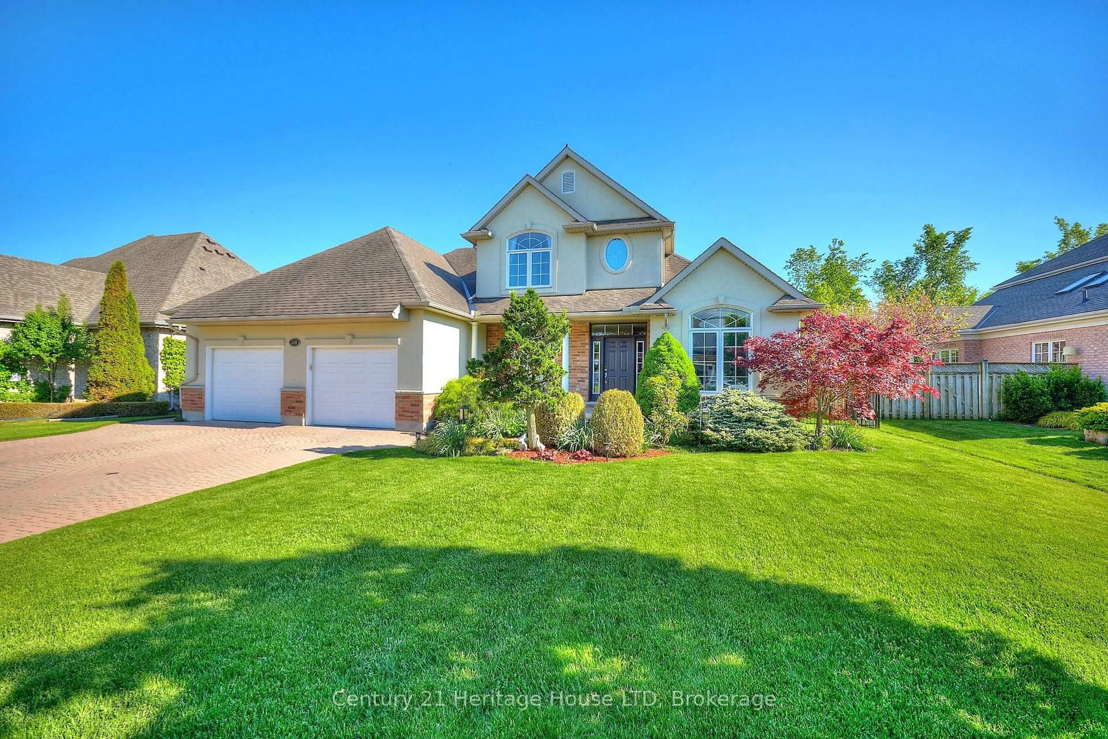 Home with brick exterior material, street for 559 Kensington Crt, Fort Erie Ontario L2A 6R8