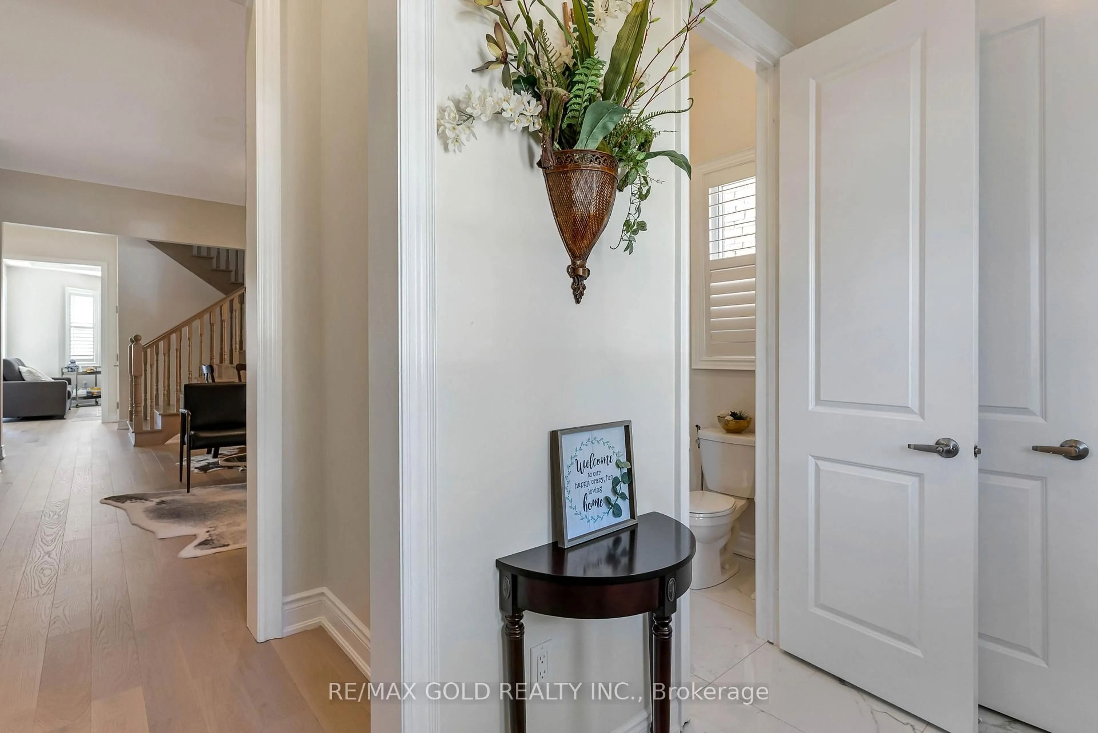 Indoor entryway for 66 Granite Ridge Tr, Hamilton Ontario L8B 1Y5