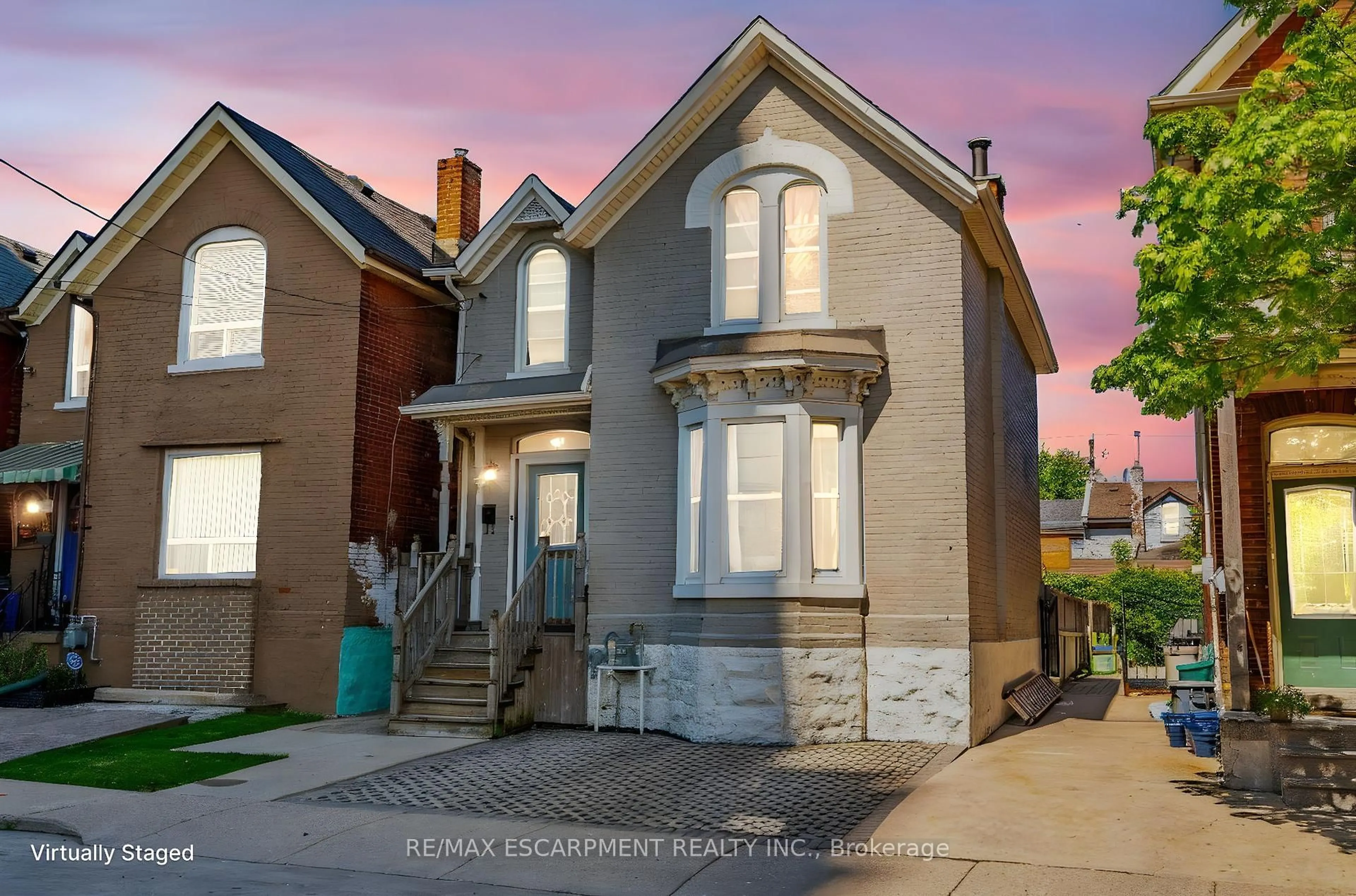 Home with brick exterior material, street for 43 OXFORD St, Hamilton Ontario L8R 2W9
