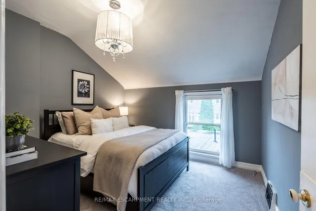 Additional property image - 43 OXFORD St