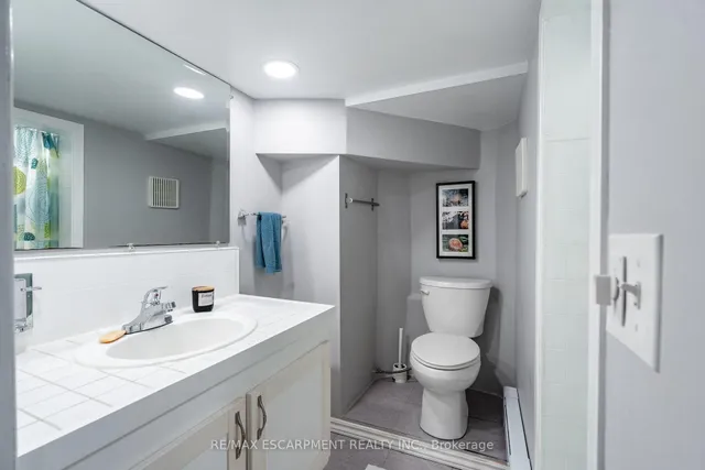 Additional property image - 43 OXFORD St