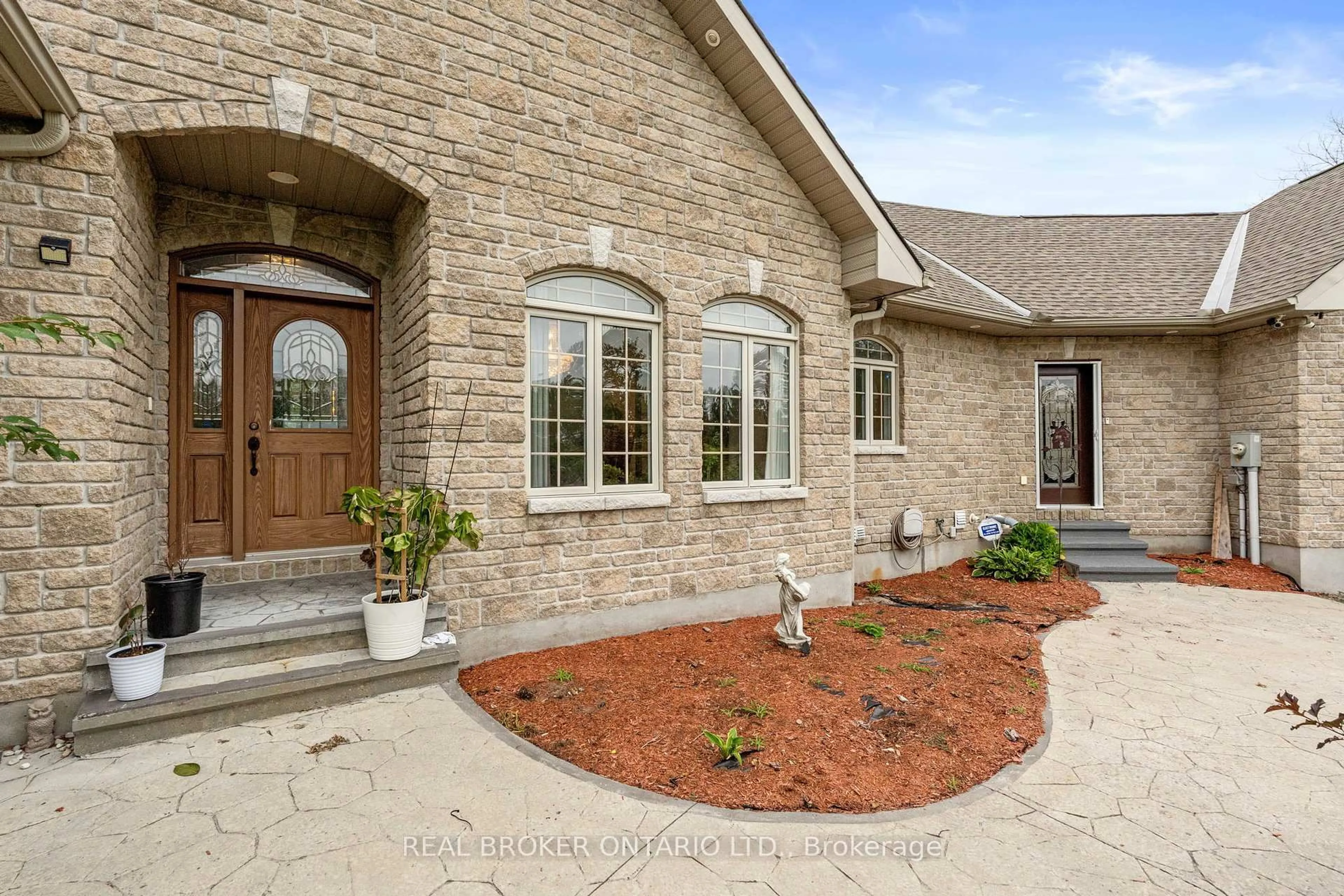 Home with brick exterior material, street for 3464 Greenland Rd, Ottawa Ontario K0A 1T0