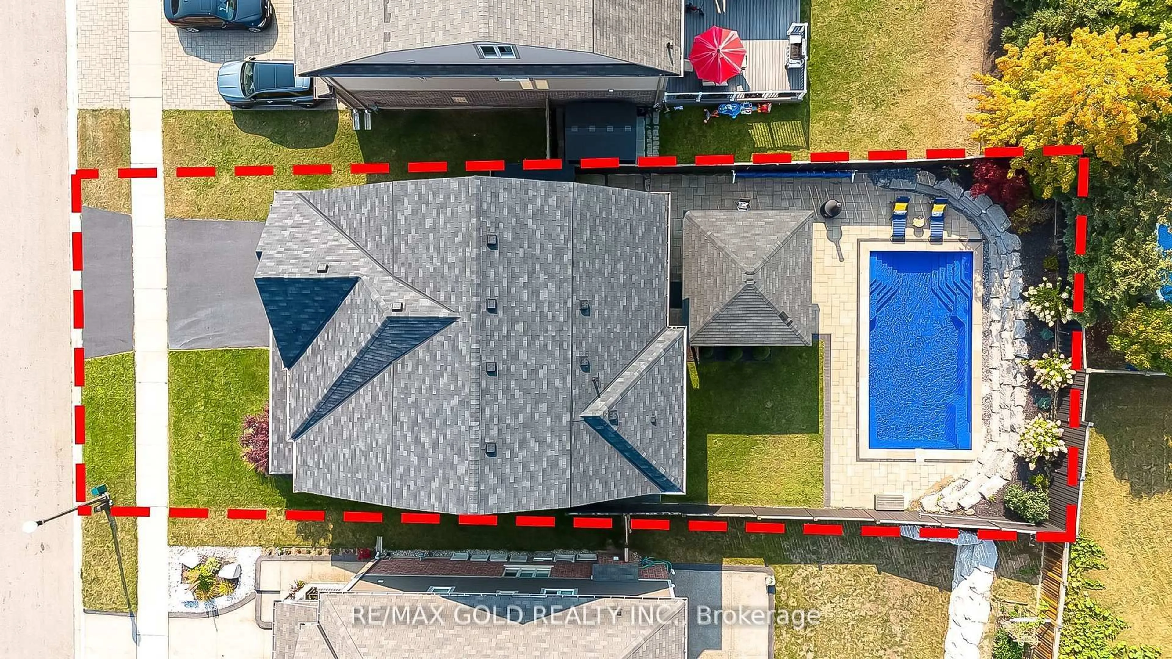 A pic from outside/outdoor area/front of a property/back of a property/a pic from drone, unknown for 15 Wetland Way, Kitchener Ontario N2P 0C3