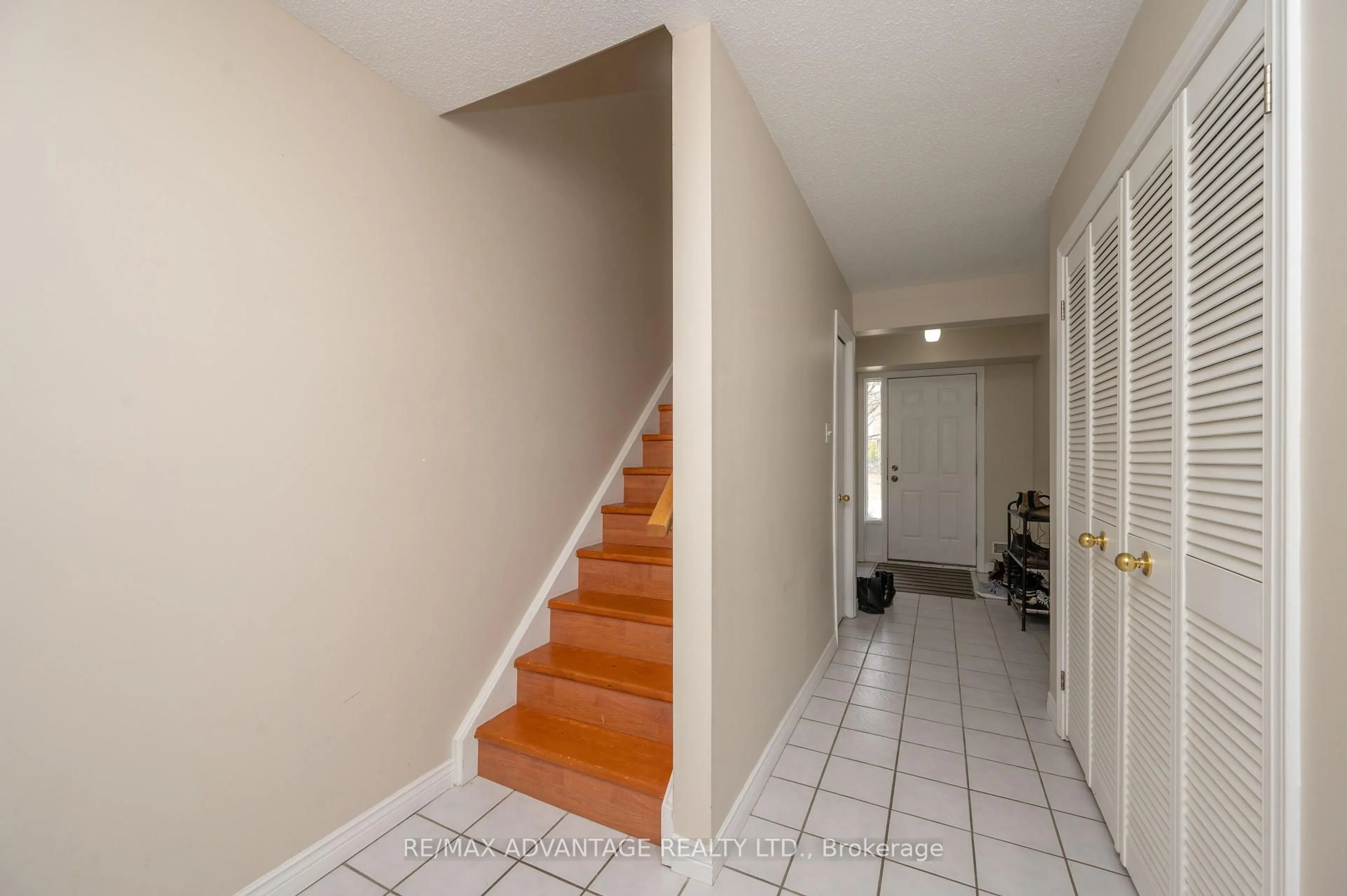 Unknown for 1548 Richmond St #19, London North Ontario N6G 4W8