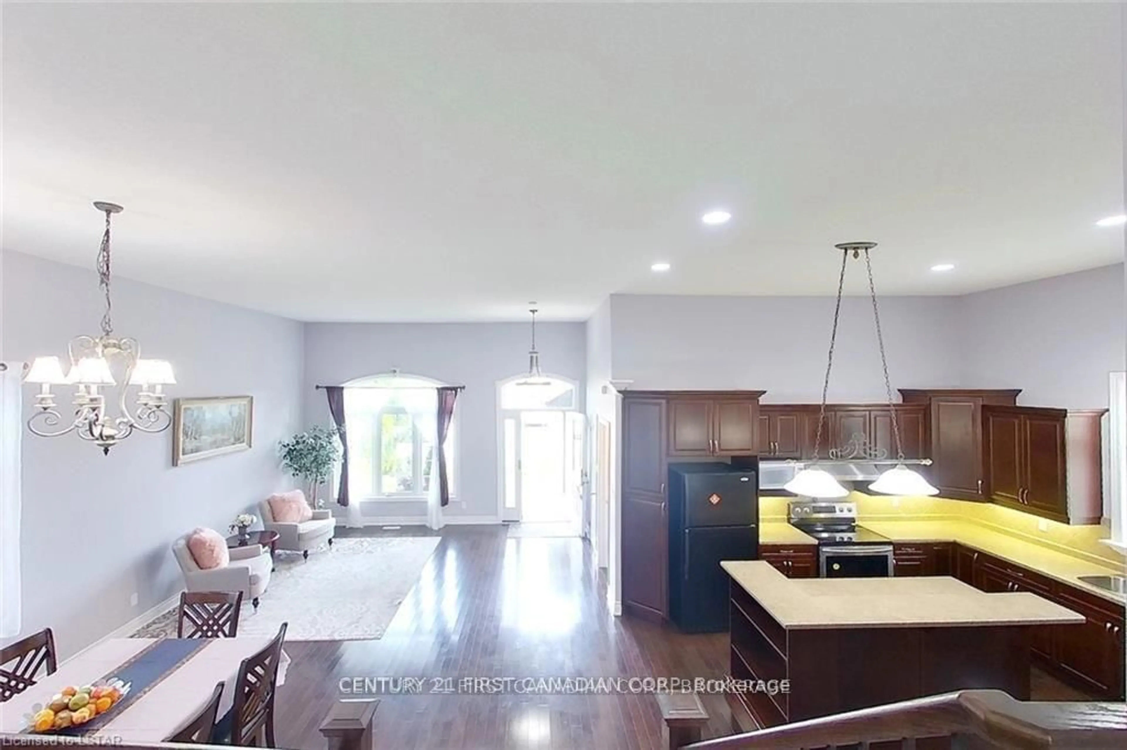 Open concept kitchen, unknown for 1787 Kyle Crt, London North Ontario N6G 0A6