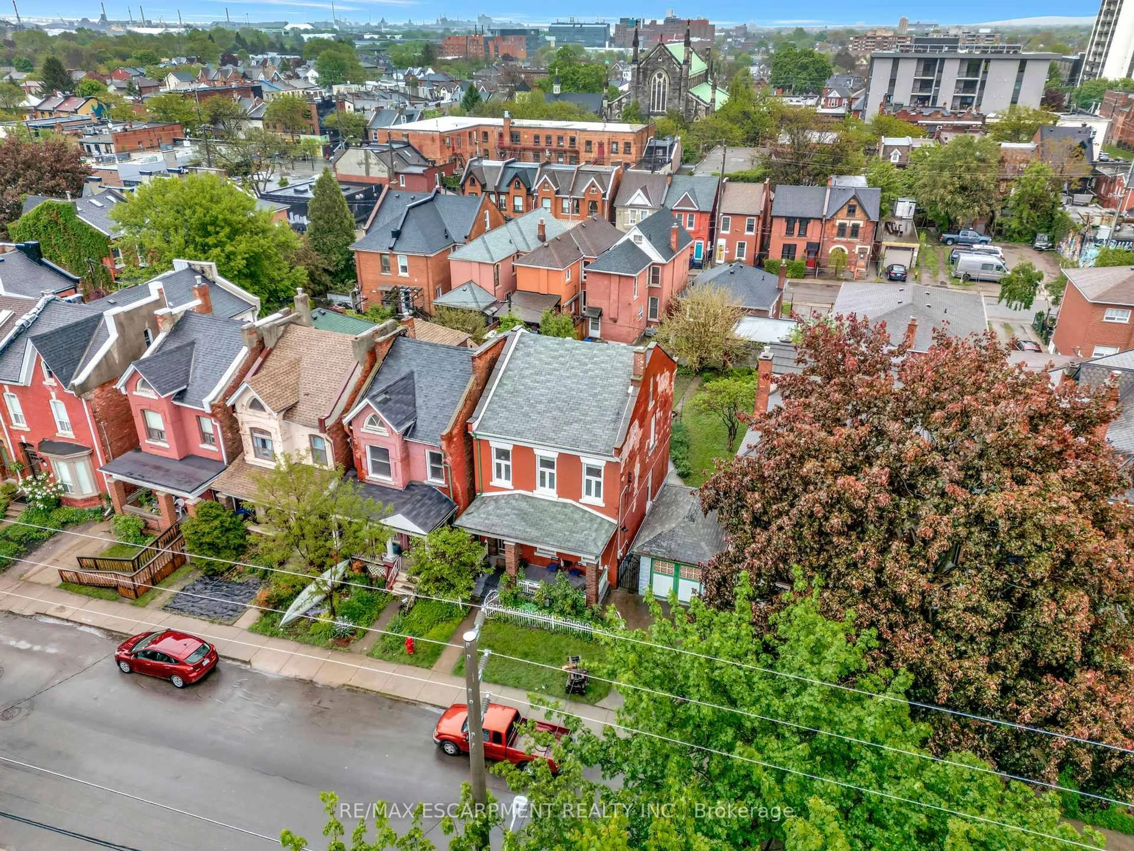 A pic from outside/outdoor area/front of a property/back of a property/a pic from drone, city buildings view from balcony for 198 Macnab St, Hamilton Ontario L8R 2M4