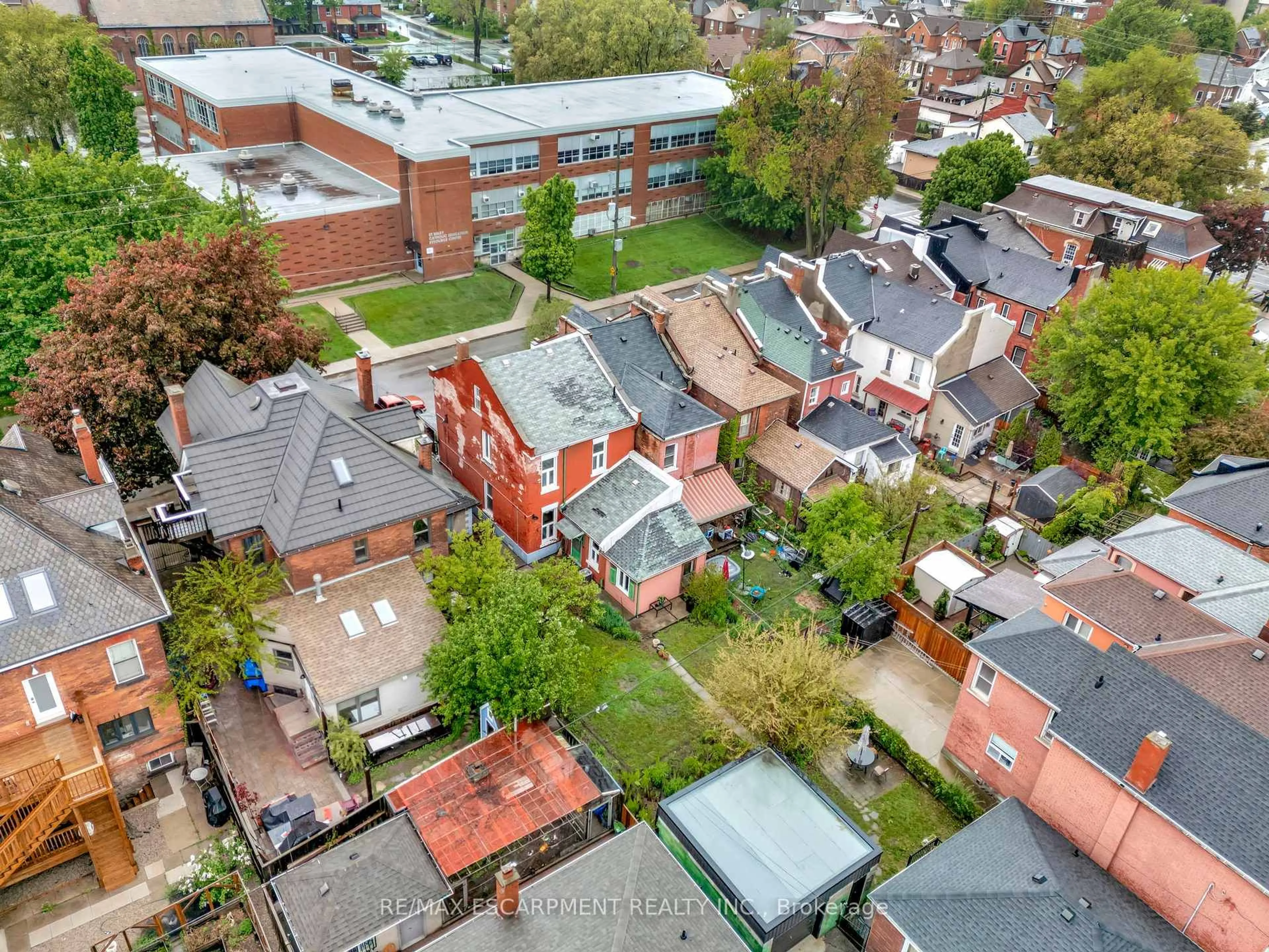 A pic from outside/outdoor area/front of a property/back of a property/a pic from drone, city buildings view from balcony for 198 Macnab St, Hamilton Ontario L8R 2M4