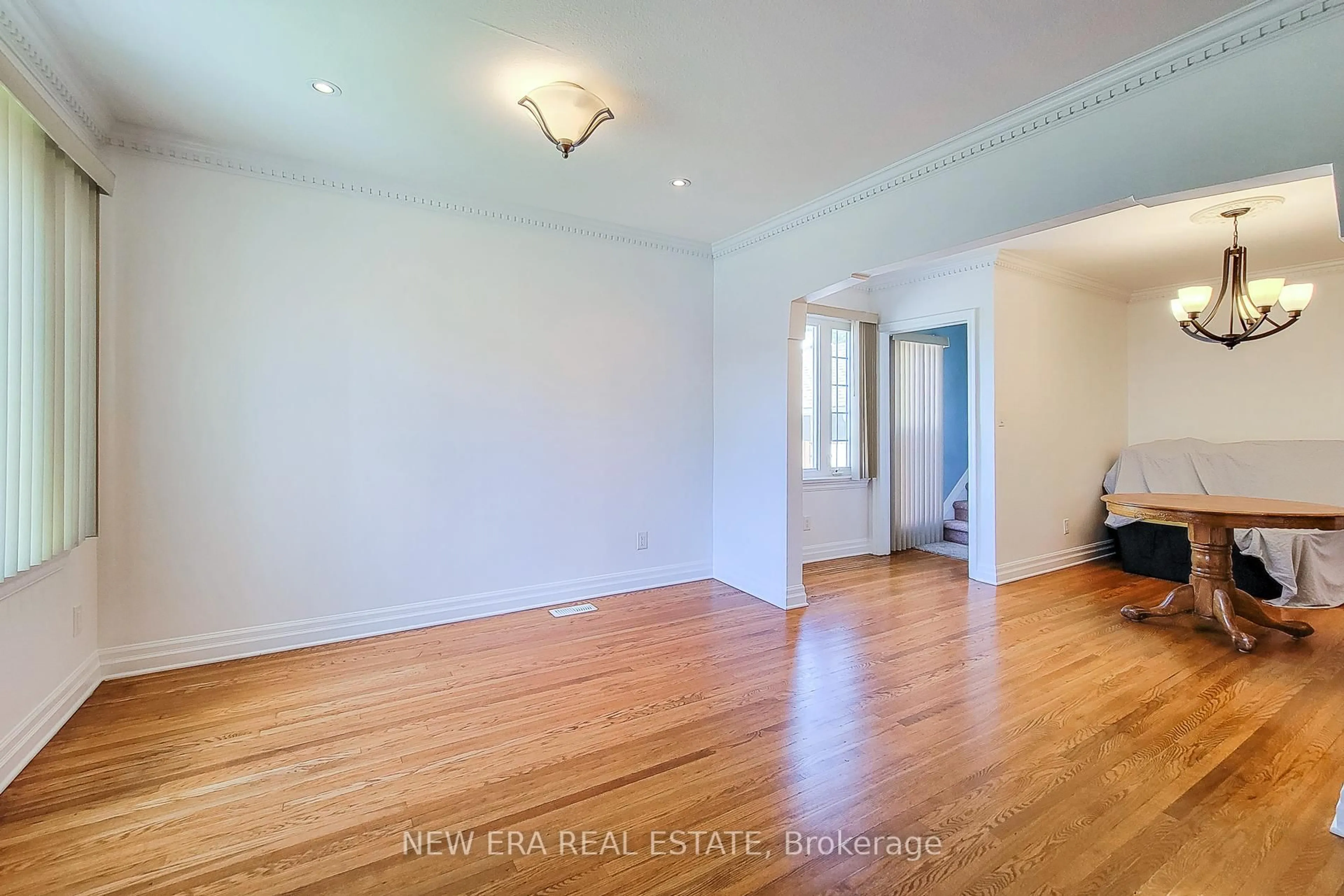 A pic of a room for 38 Haig St, St. Catharines Ontario L2R 2K8
