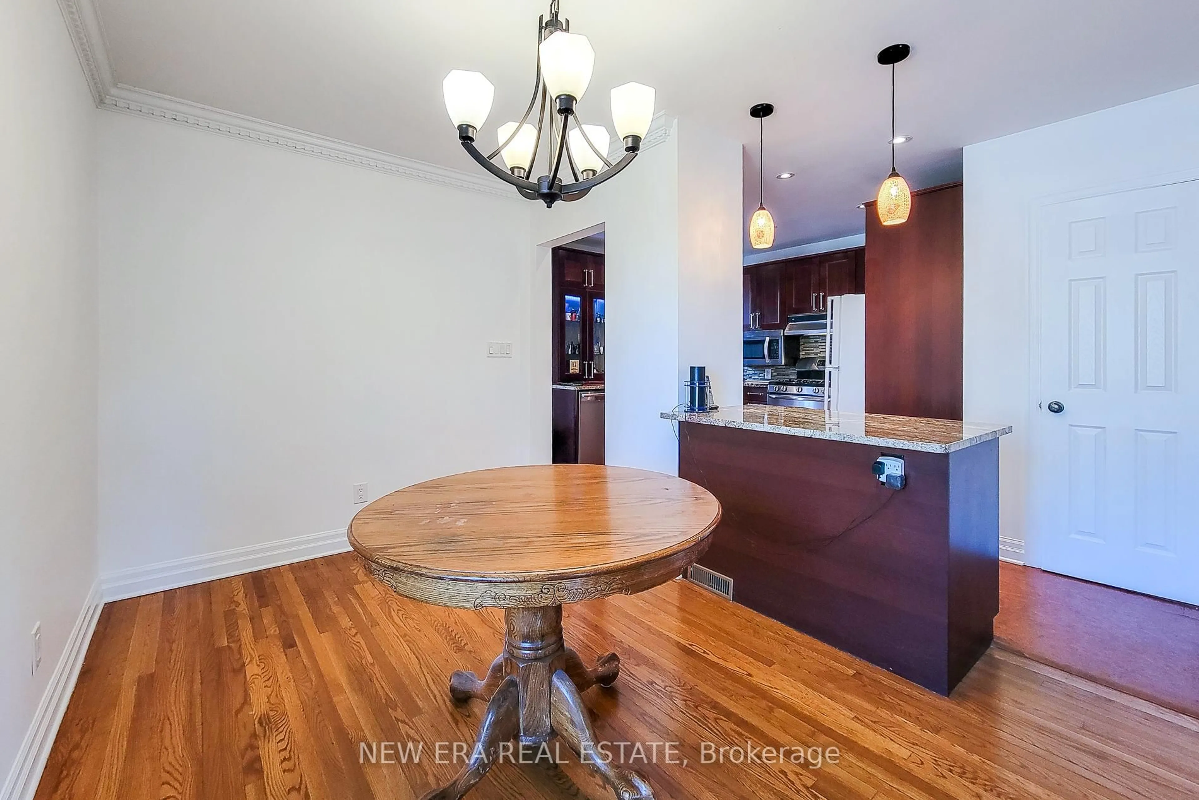 Open concept kitchen, wood/laminate floor for 38 Haig St, St. Catharines Ontario L2R 2K8