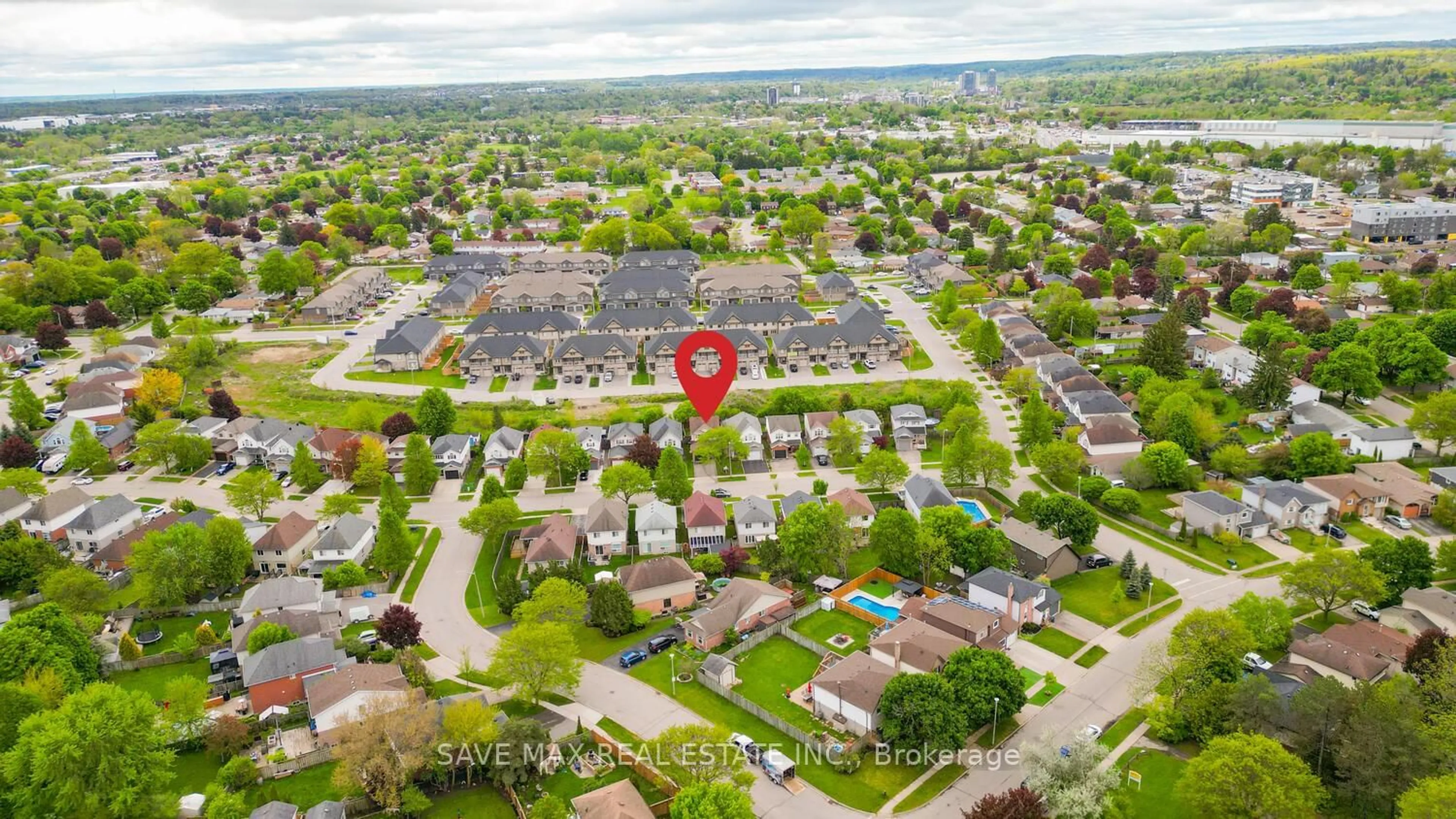 A pic from outside/outdoor area/front of a property/back of a property/a pic from drone, street for 182 Kovac Rd, Cambridge Ontario N1R 8K3
