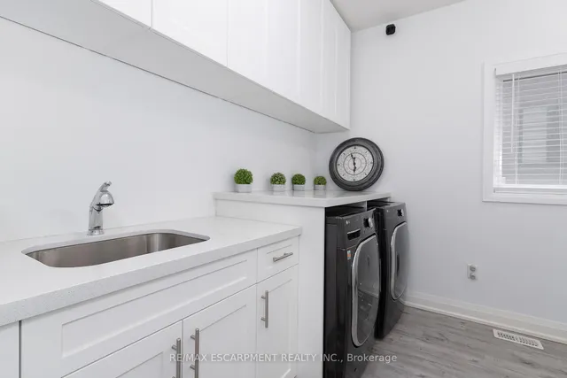 Additional property image - 388 Klein Circ
