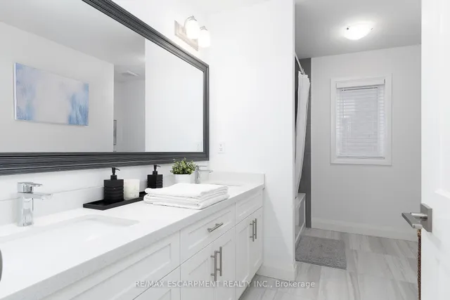 Additional property image - 388 Klein Circ