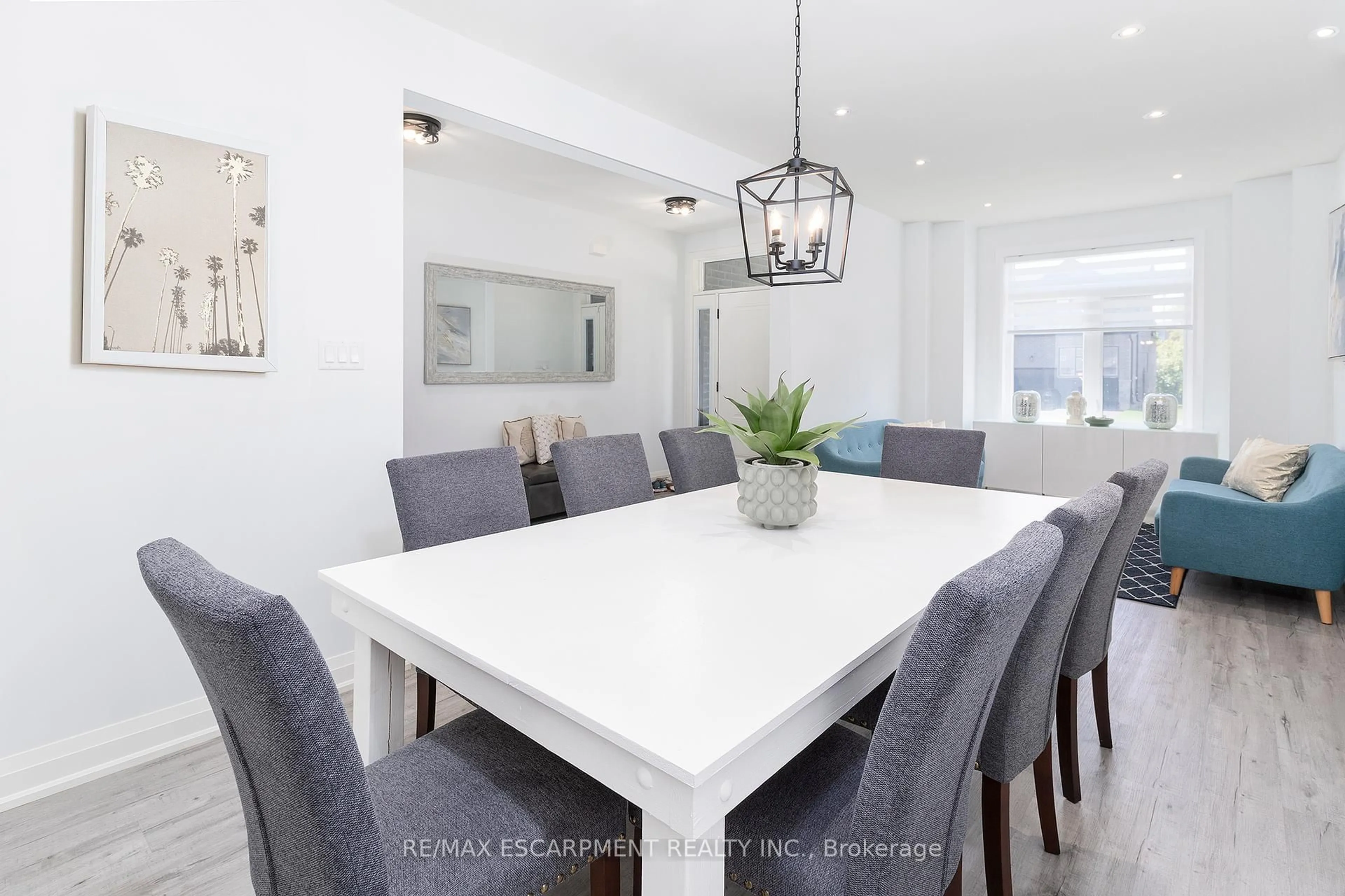 Dining room, ceramic/tile floor for 388 Klein Circ, Hamilton Ontario L9G 3K9