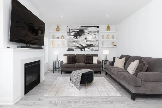 Additional property image - 388 Klein Circ