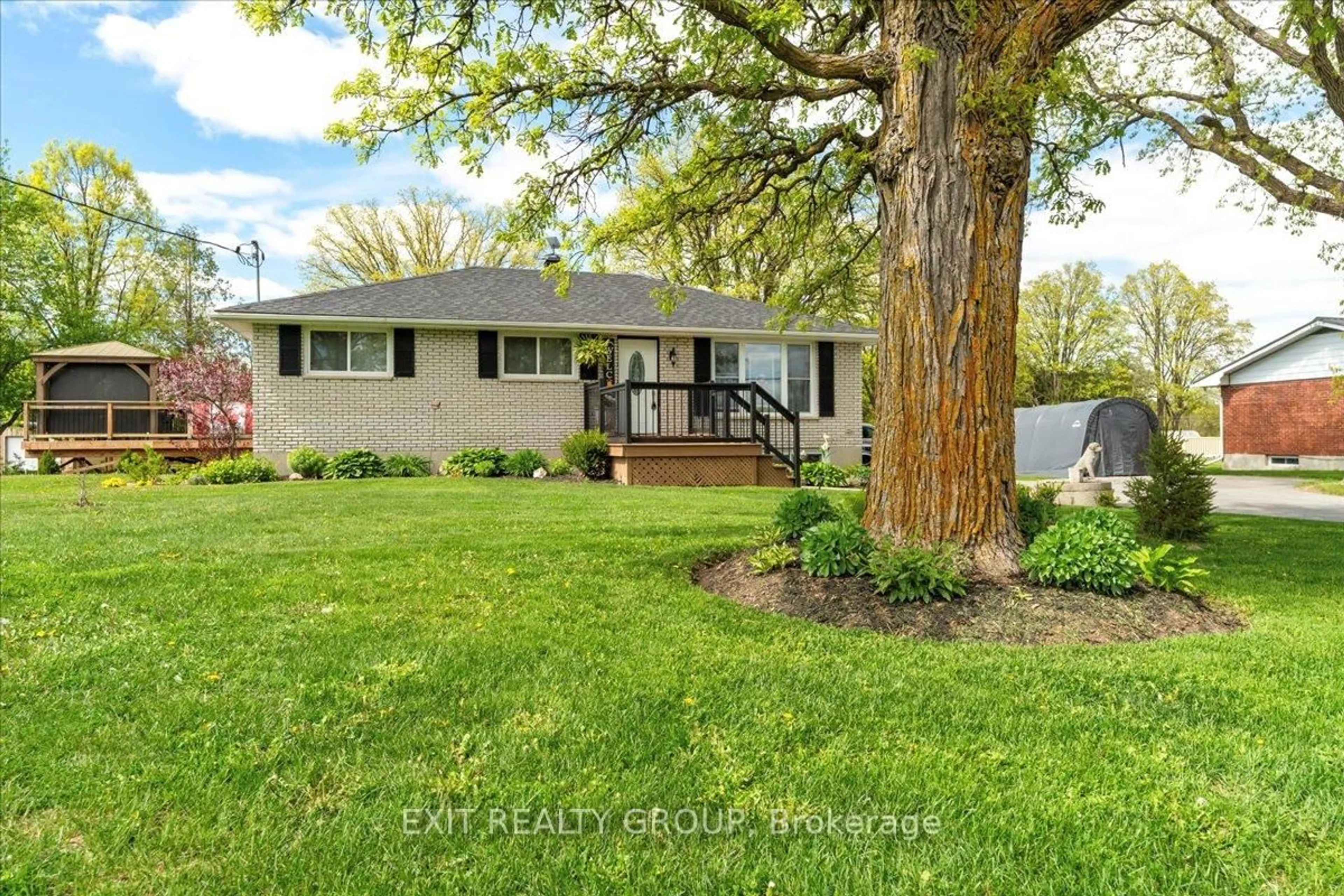 Home with vinyl exterior material, street for 40 St Marks Rd, Limoges Ontario K0K 2M0