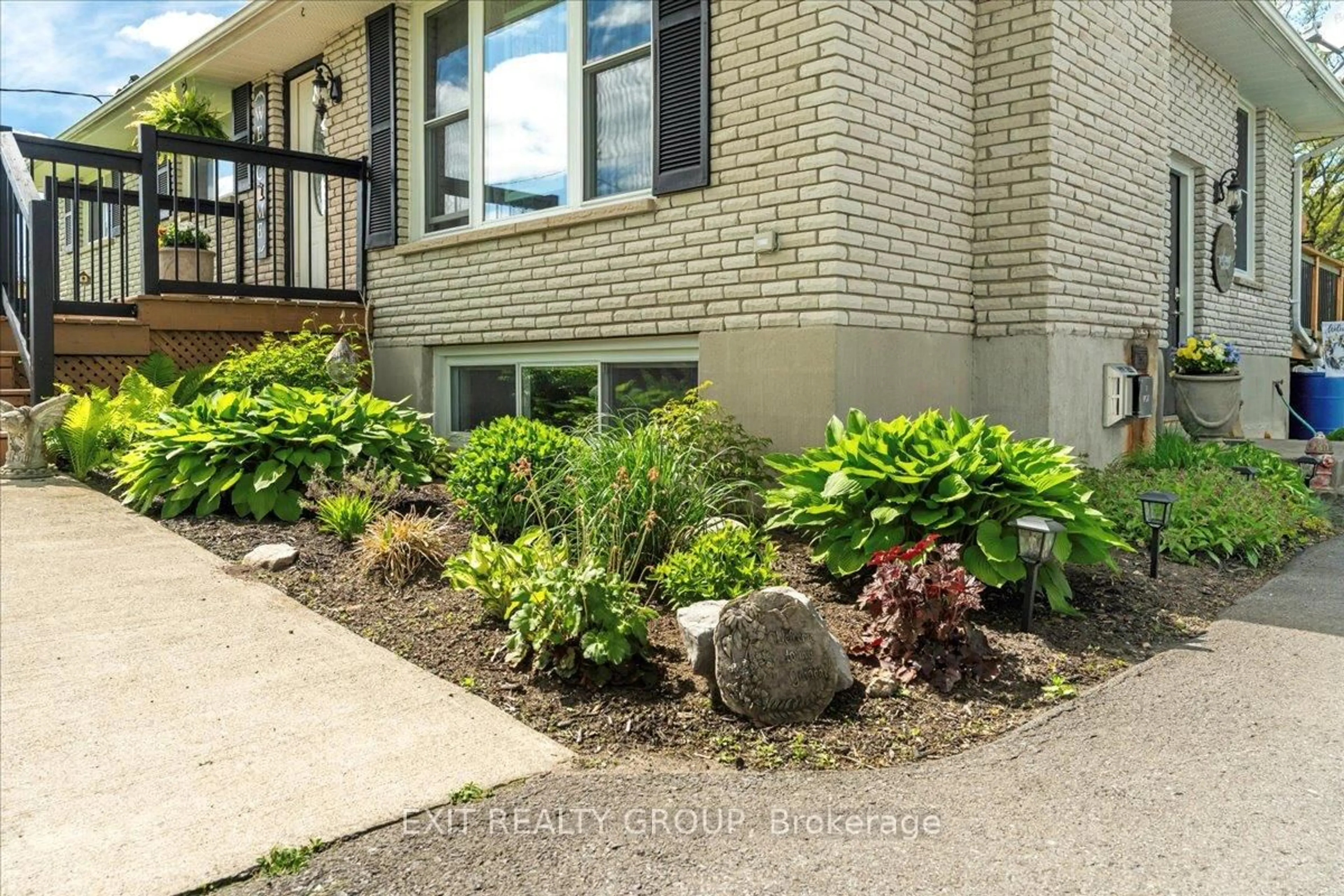 Indoor entryway for 40 St Marks Rd, Limoges Ontario K0K 2M0