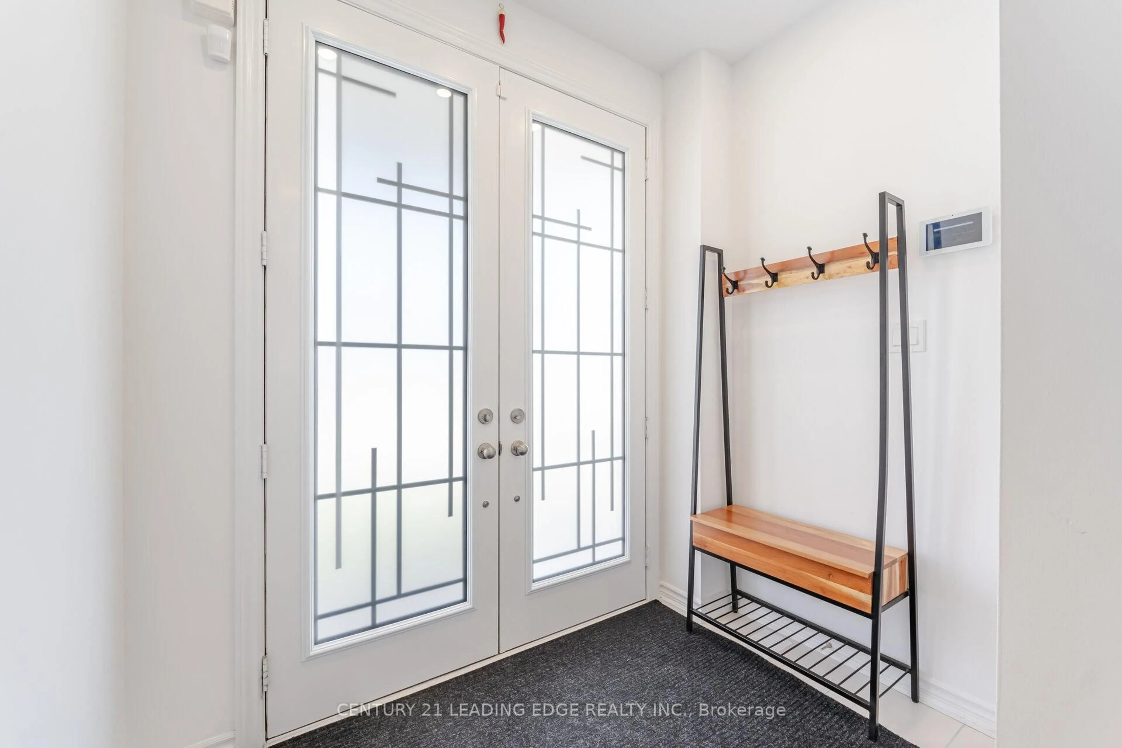 Indoor entryway for 307 Ridley Cres, Southgate Ontario N0C 1B0