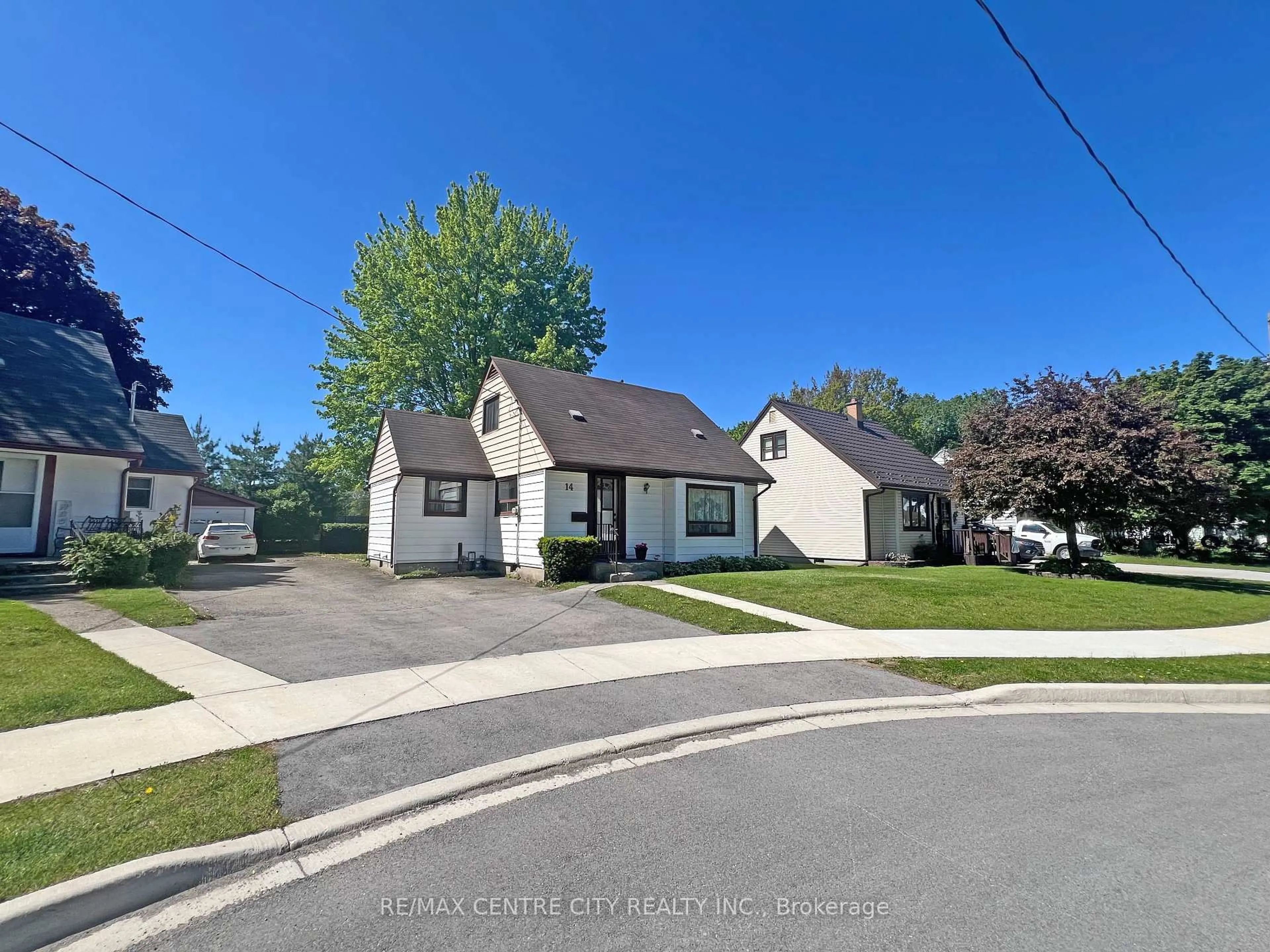 A pic from outside/outdoor area/front of a property/back of a property/a pic from drone, street for 14 Bell Ave, St. Thomas Ontario N5R 1G5