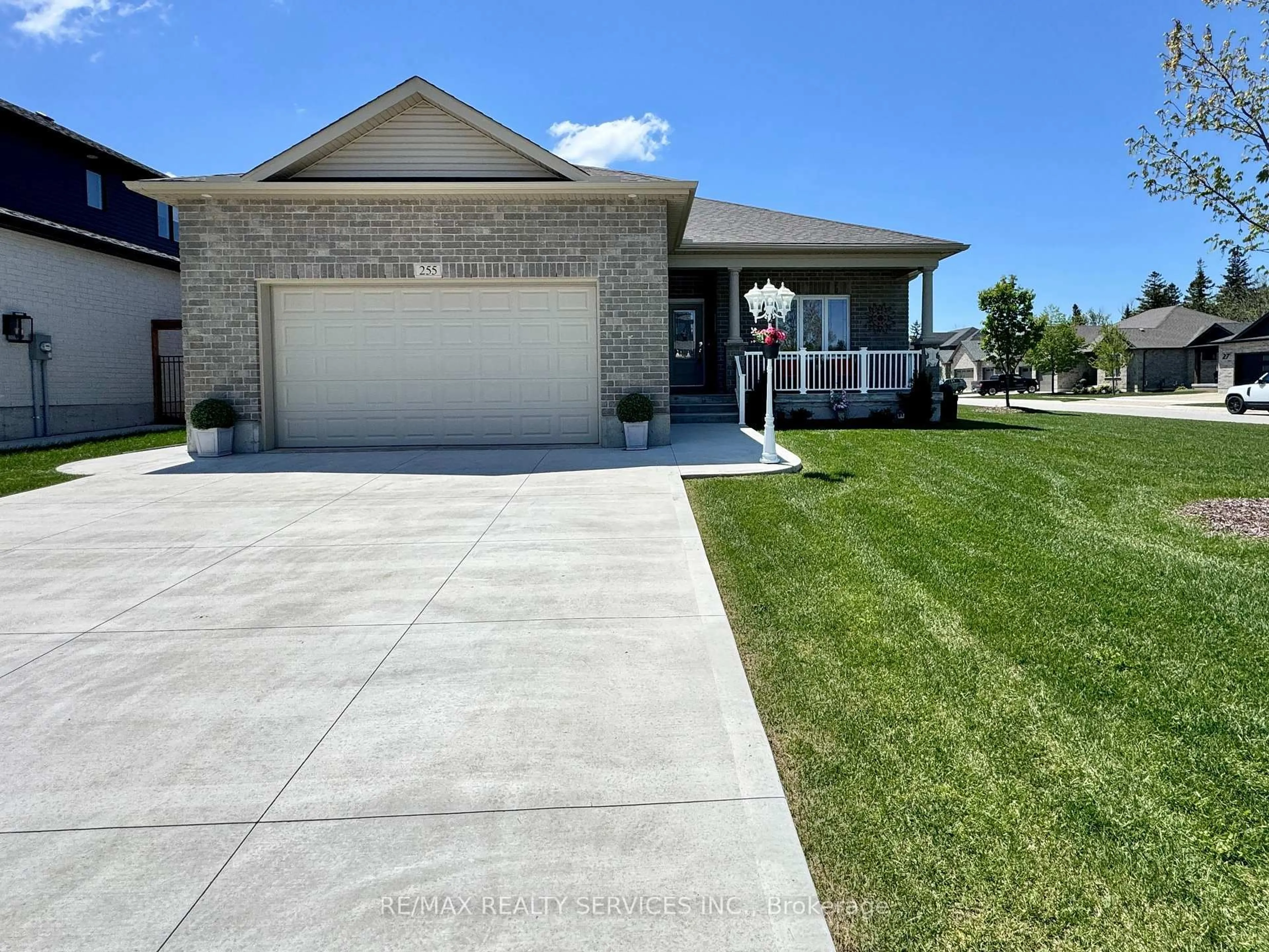 Unknown for 255 Rogers Rd, North Perth Ontario N4W 0H3