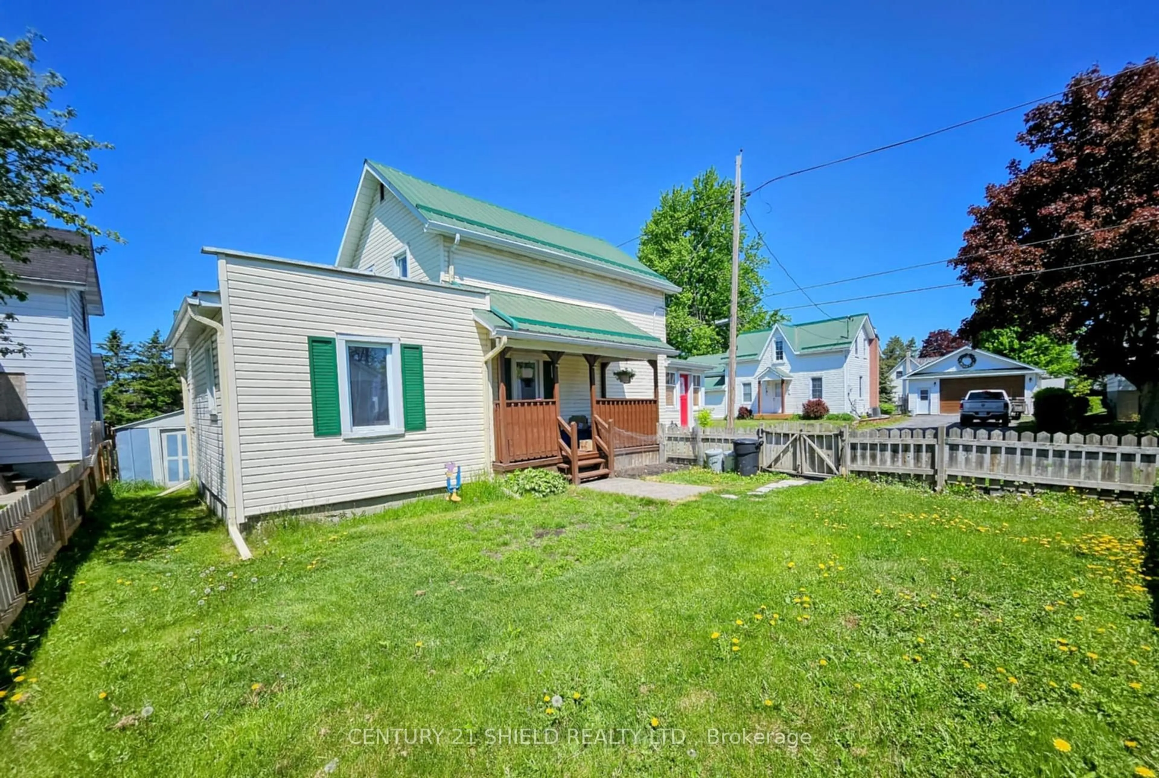 Patio, unknown for 46 Joseph St, North Dundas Ontario K0C 1H0