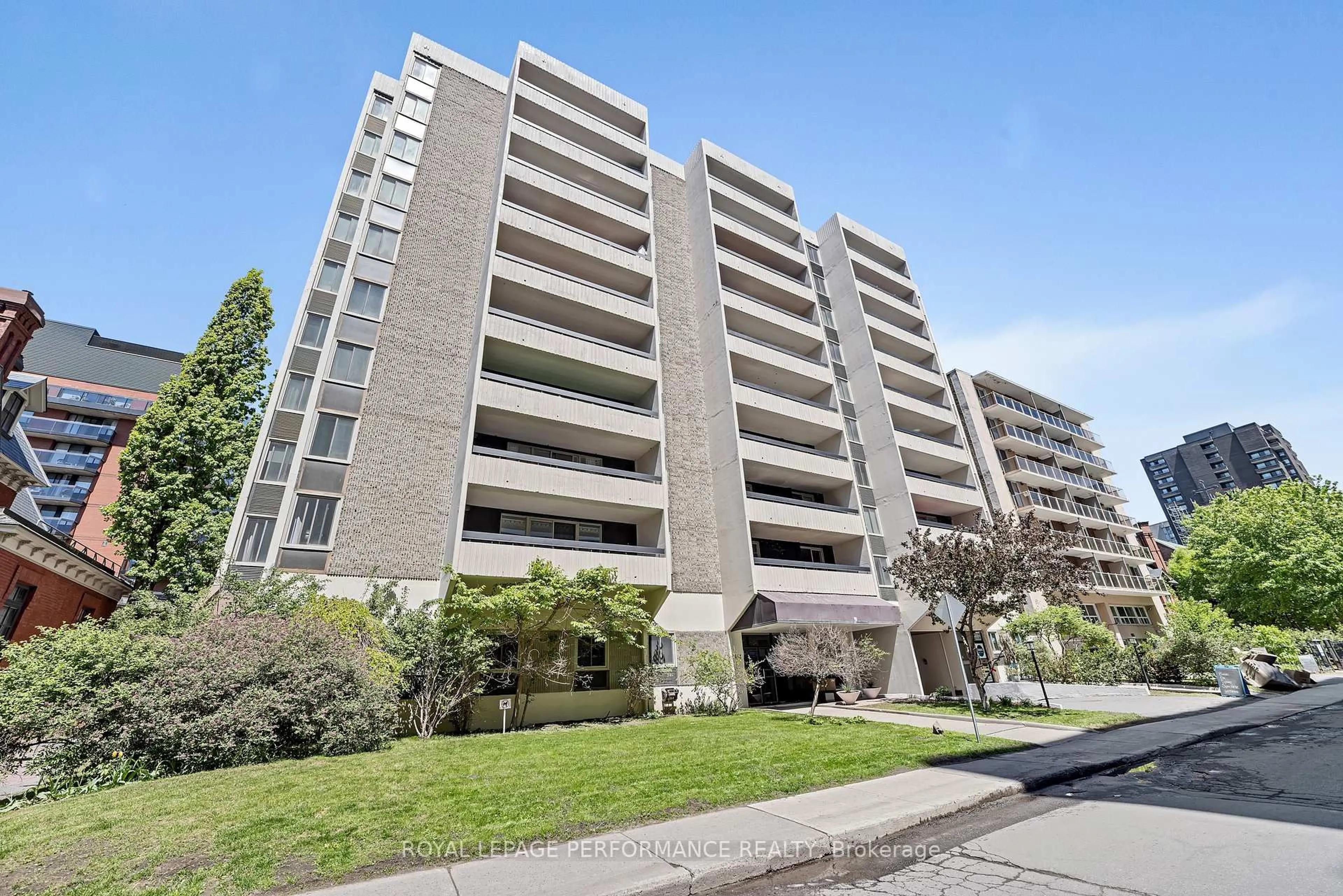 Unknown for 141 Somerset St #406, Ottawa Ontario K2P 2H1