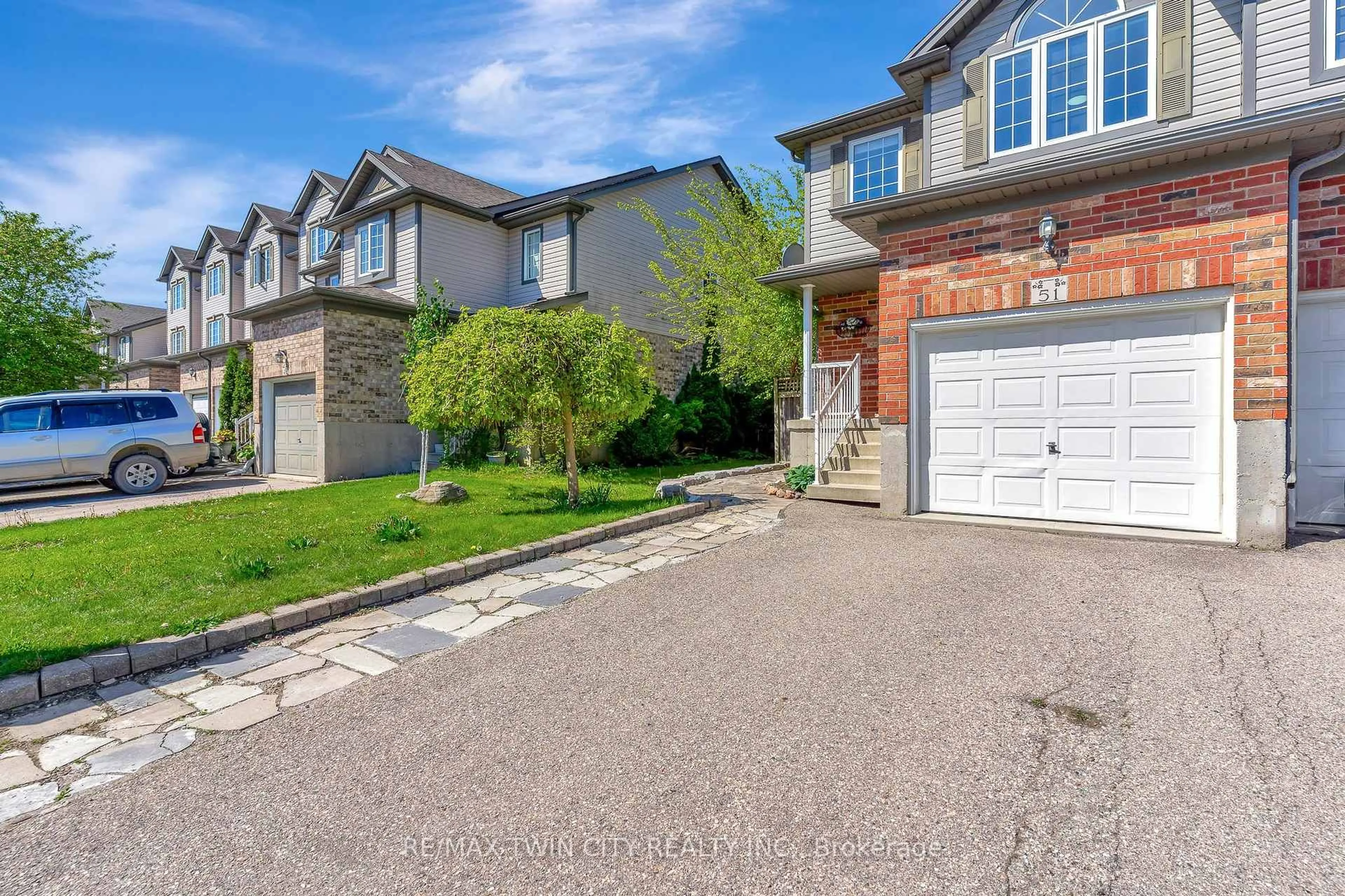 Unknown for 51 Madeleine St, Kitchener Ontario N2R 1V4