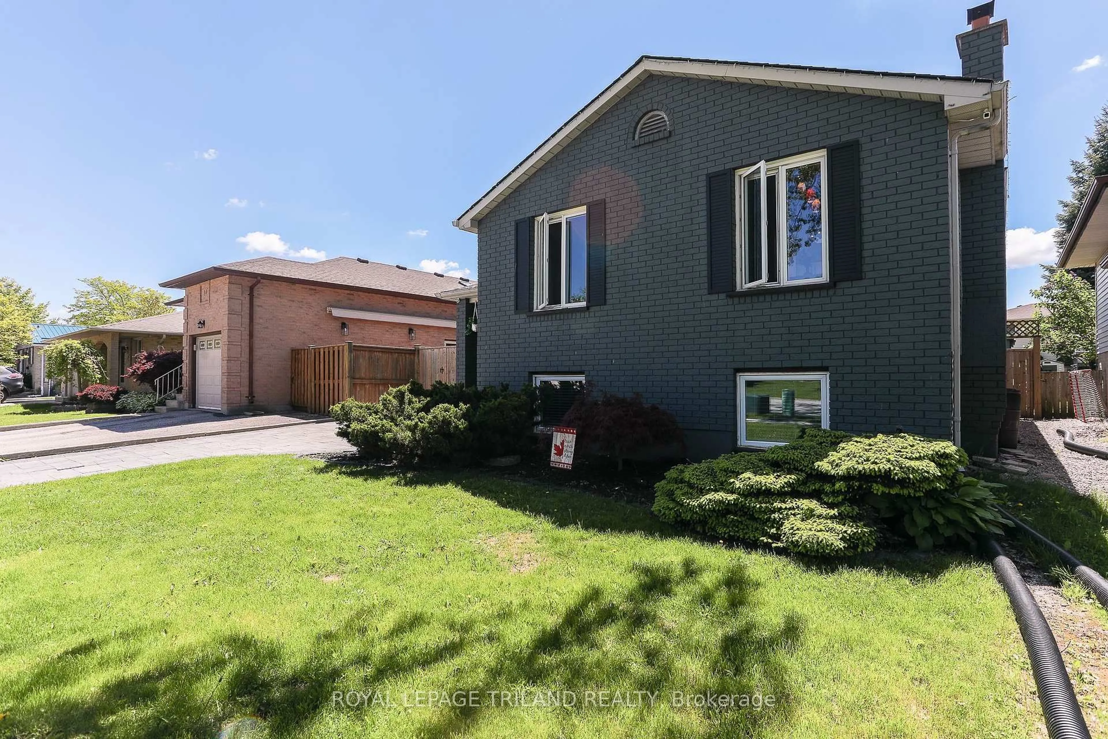 Home with vinyl exterior material, street for 16 Blanchard Cres, London North Ontario N6G 4E2