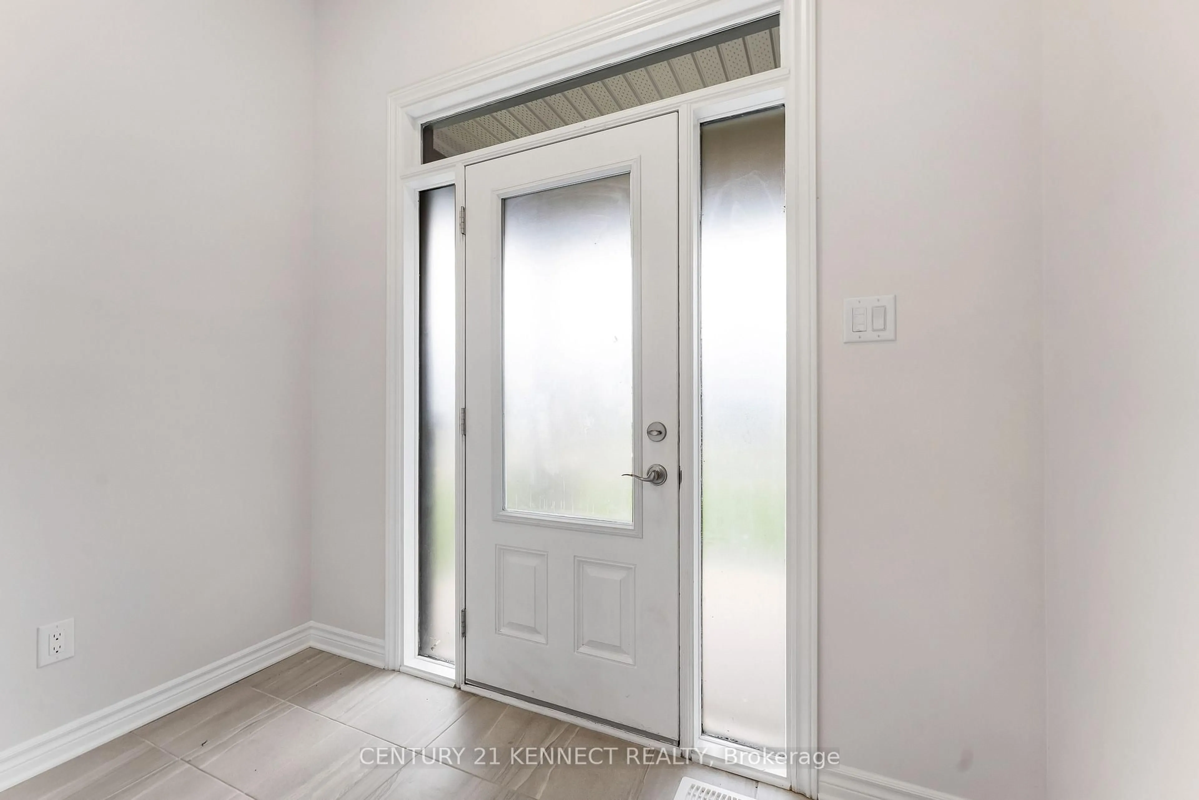 Indoor entryway for 324 Ventoux Ave, Orleans Ontario K4A 5L6