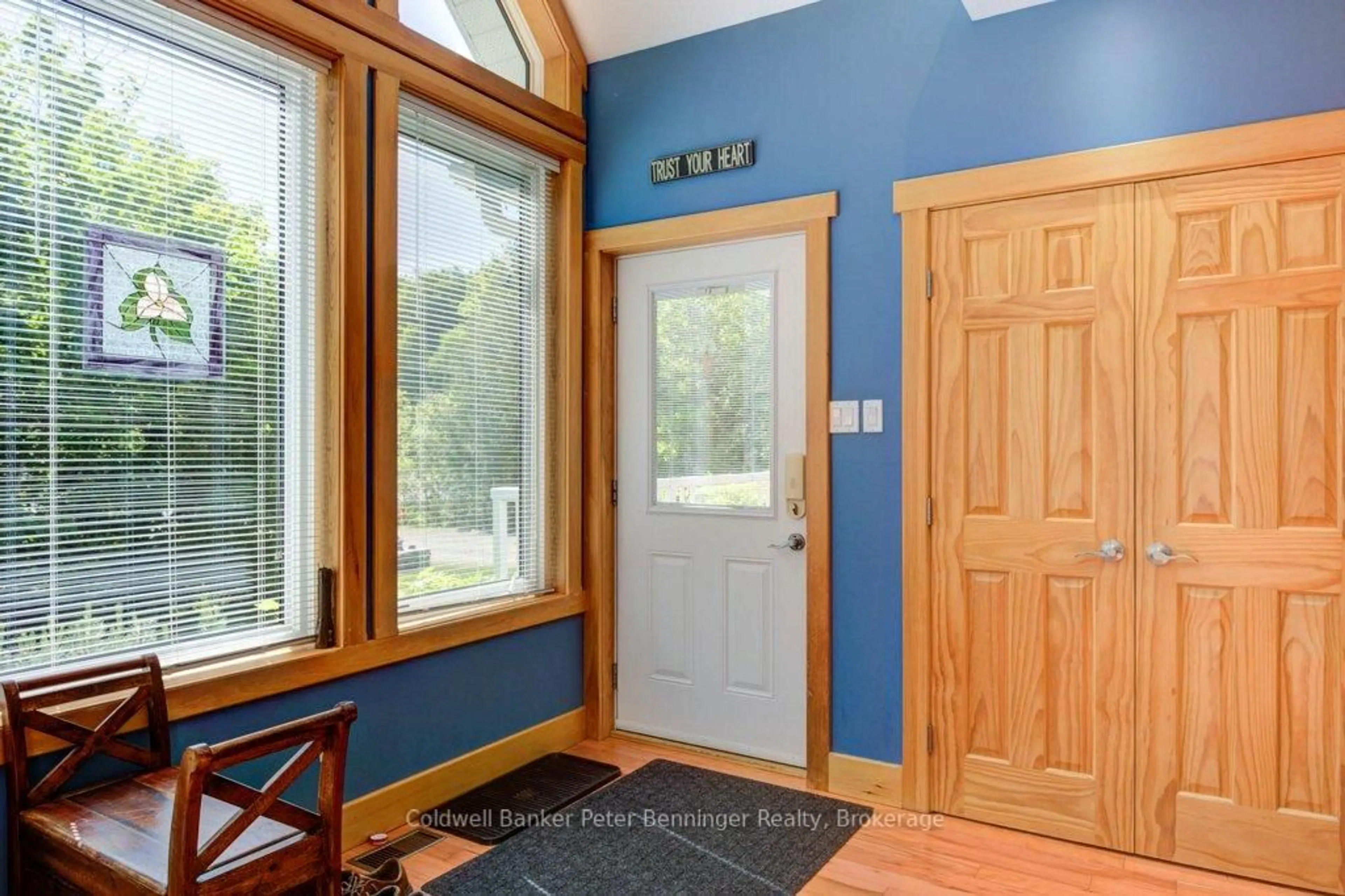 Indoor entryway for 32 Pine Forest Dr, South Bruce Peninsula Ontario N0H 1P0