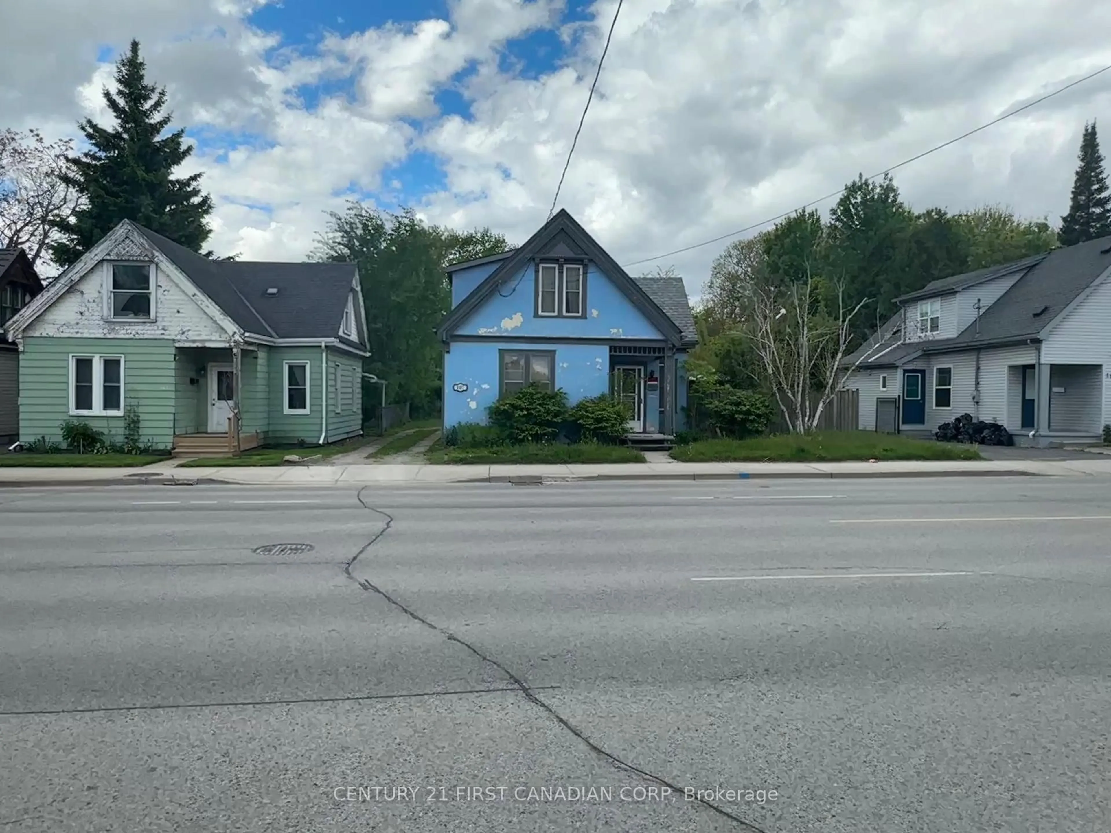 Blurry image for 107 Adelaide St, London East Ontario N6B 3G7