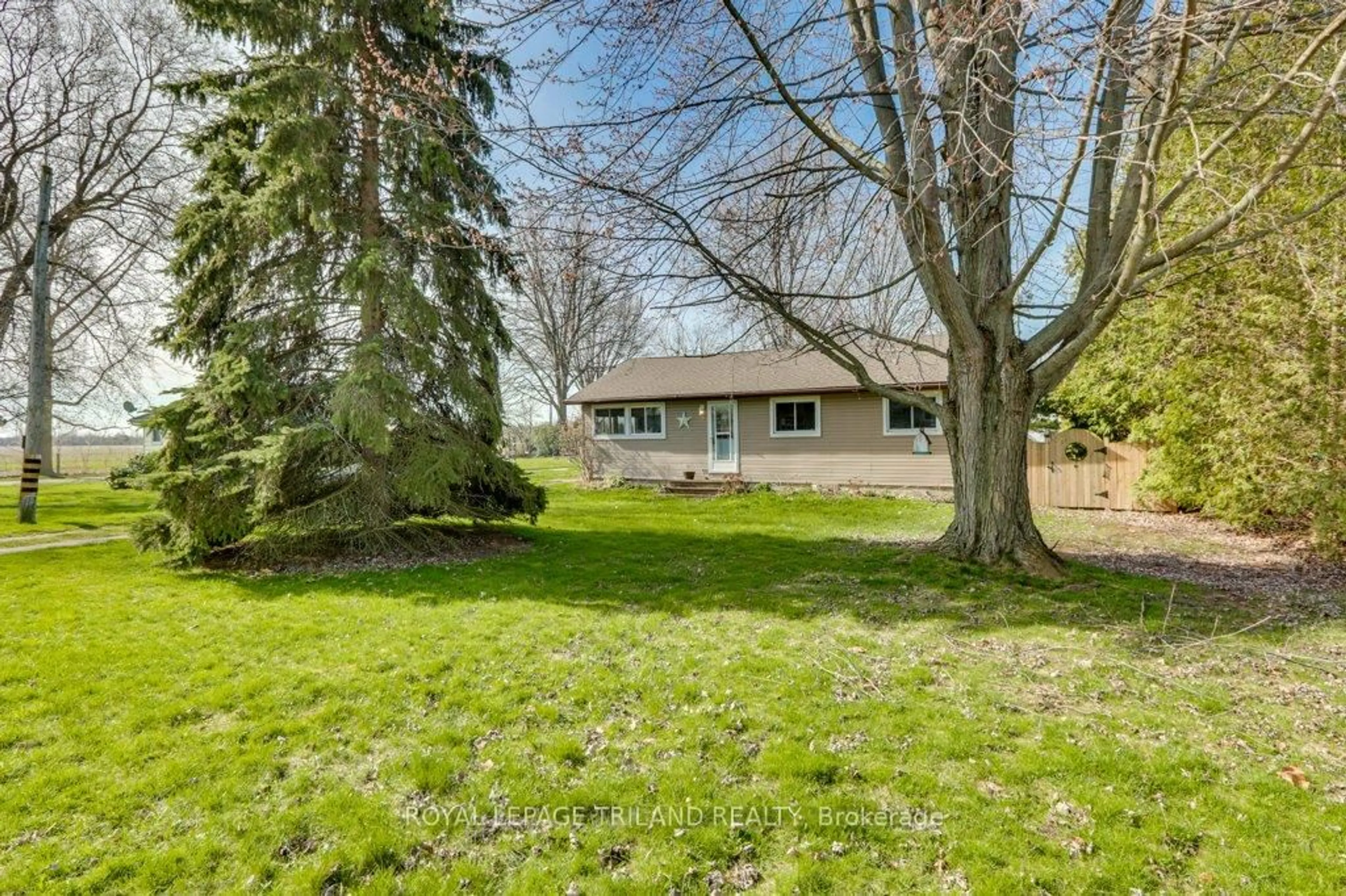 Patio, unknown for 8443 Keith St, Lambton Shores Ontario N0N 1J7