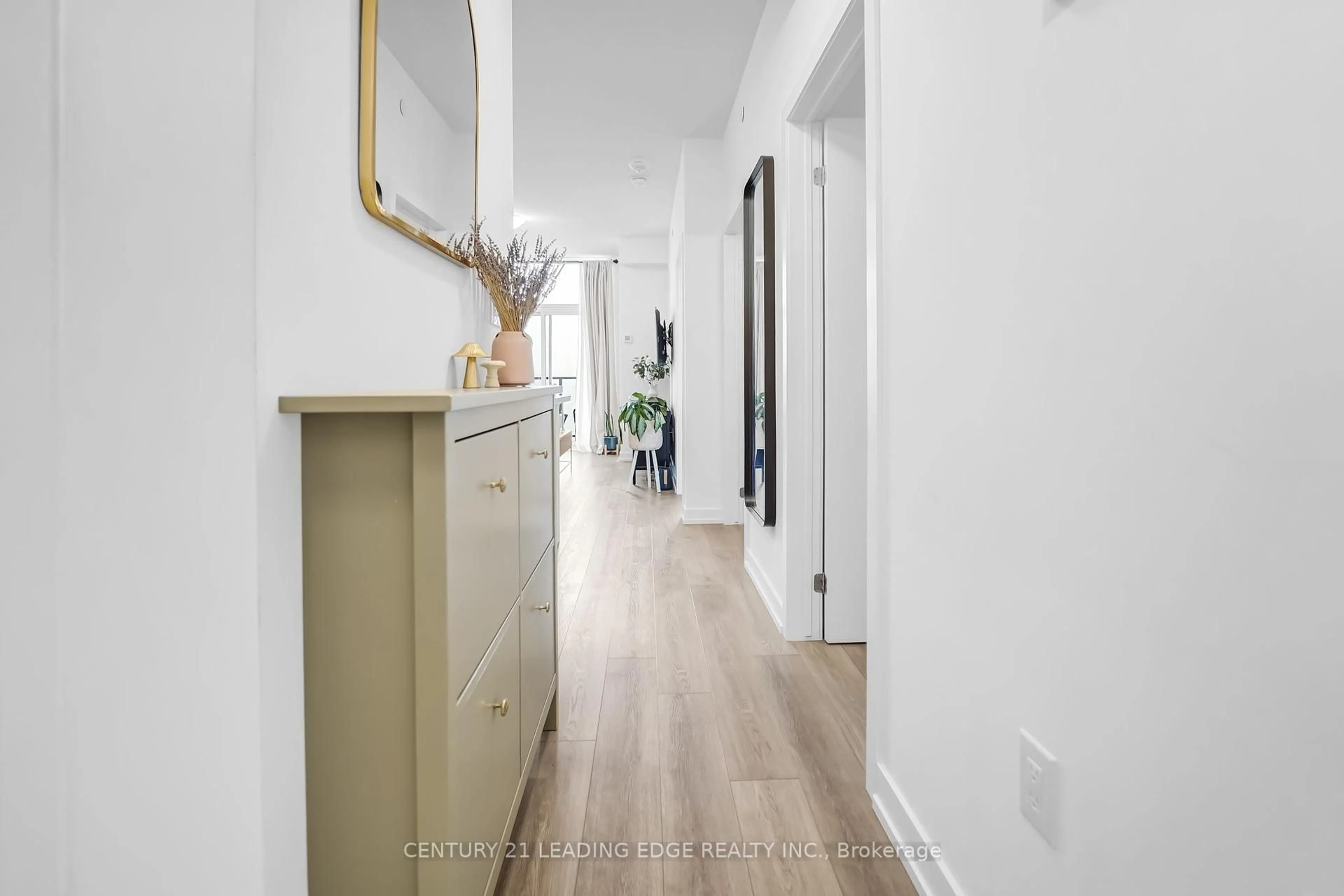Indoor entryway for 460 Dundas St #313, Hamilton Ontario L8B 2A5